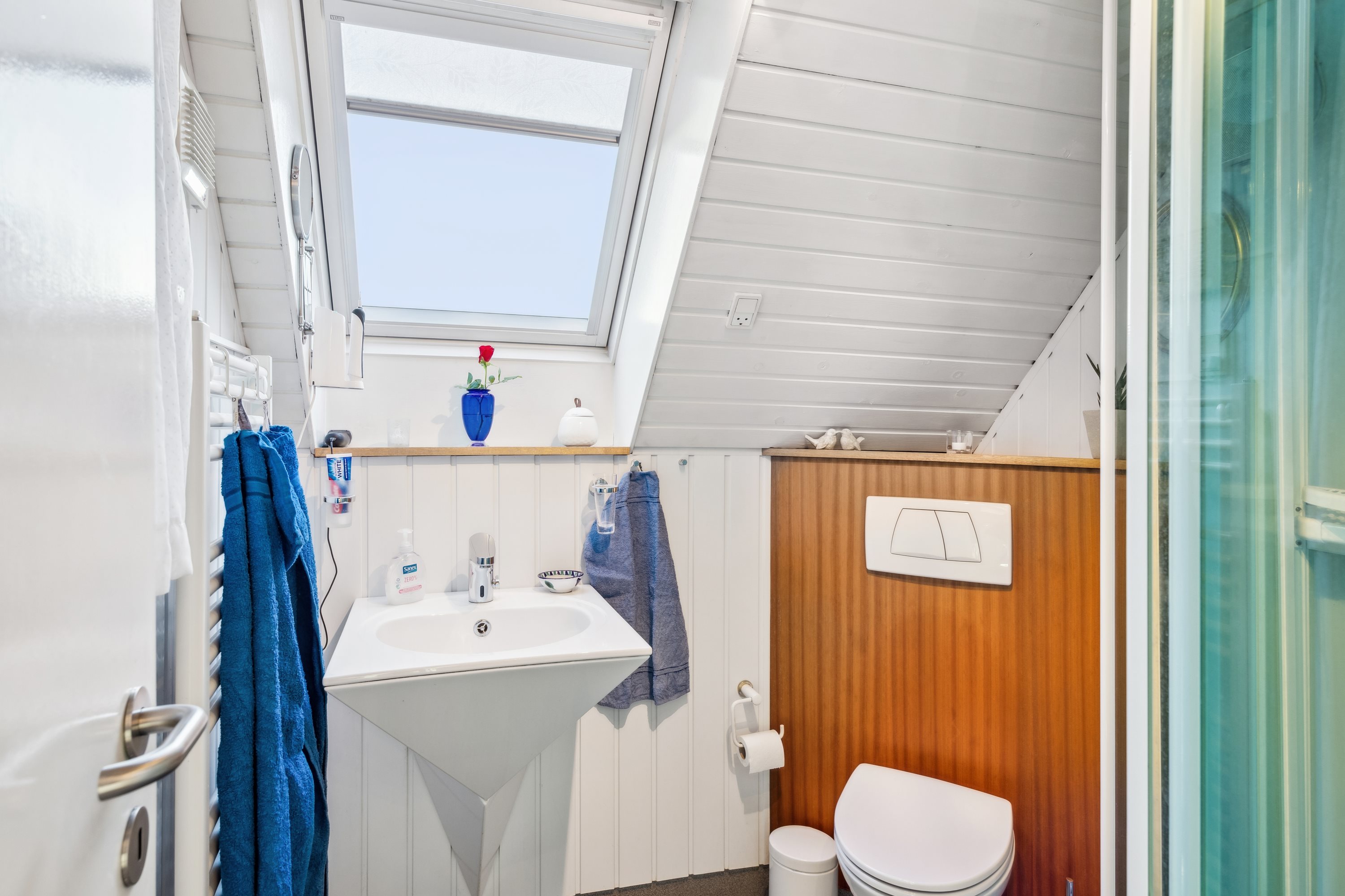 Fremhævet badeværelse billede i fuldskærmstilstand. Billede af Mimosavej 19B, Egsmark, 8400 Ebeltoft