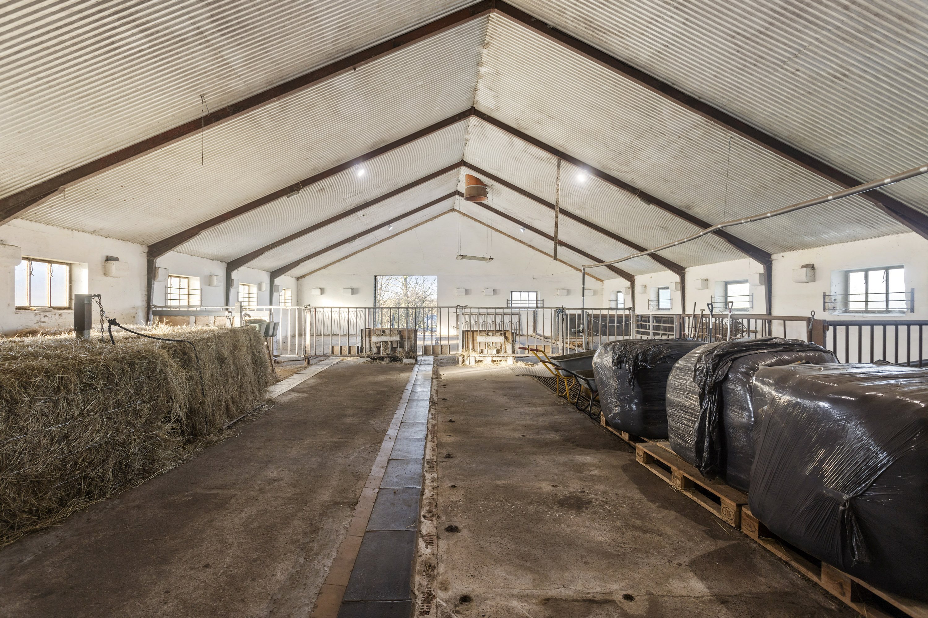 Fremhævet stald billede i fuldskærmstilstand. Billede af Stenhøjvej 273, Stenhøj, 9900 Frederikshavn