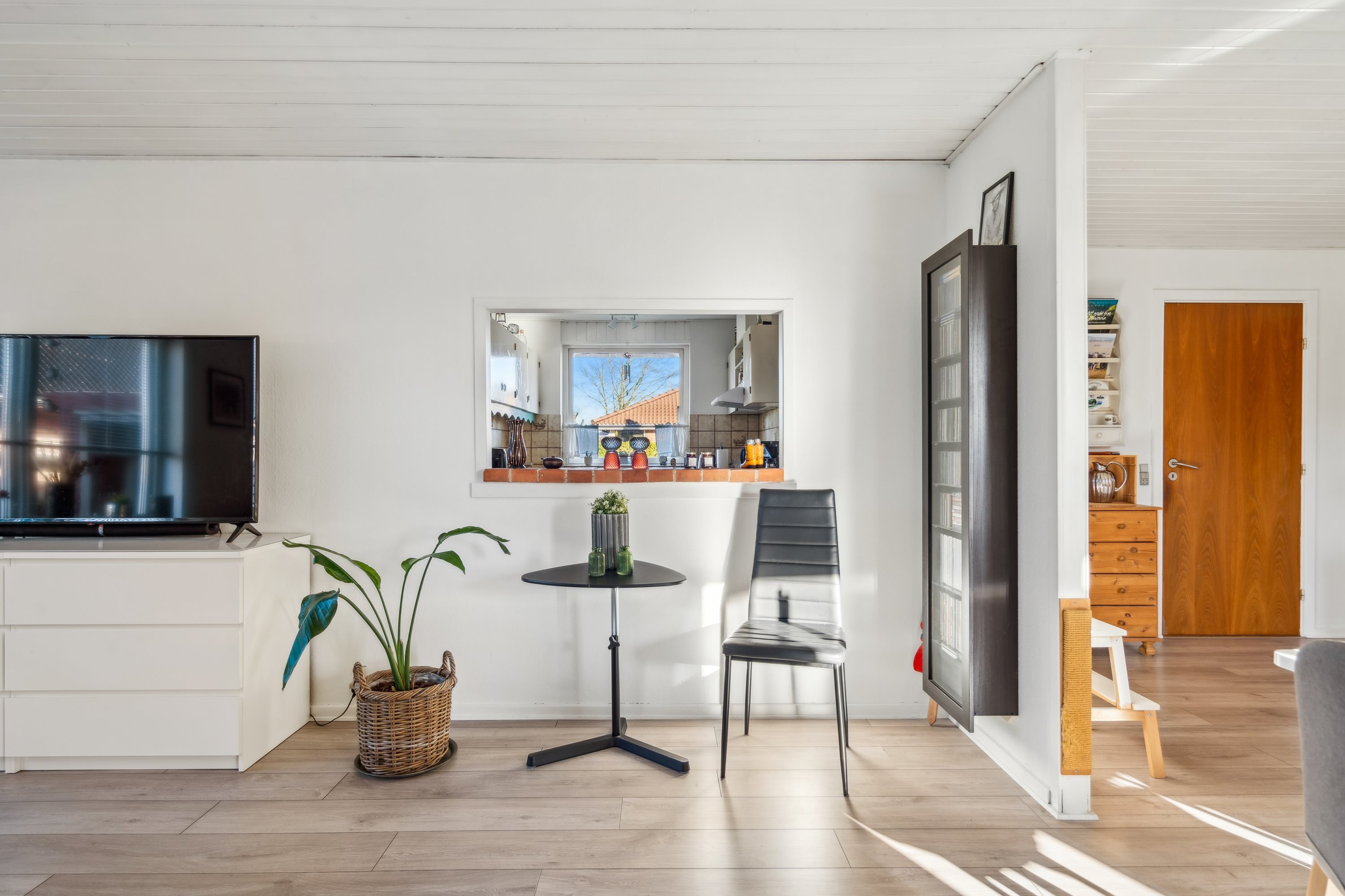 Fremhævet køkken billede i fuldskærmstilstand. Billede af Granlyvej 48, Åbyen, 9850 Hirtshals