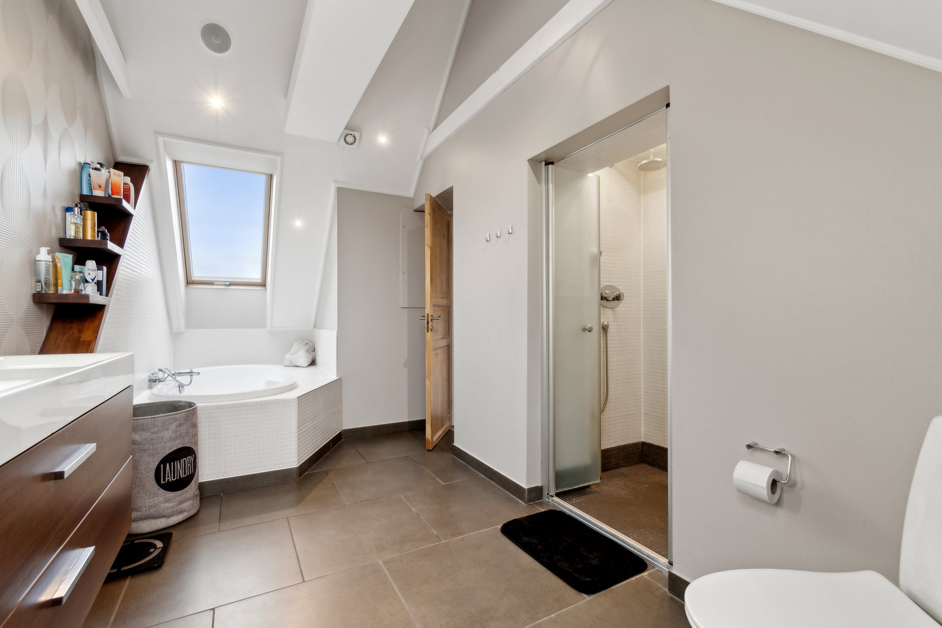 Fremhævet badeværelse billede i fuldskærmstilstand. Billede af Thylandsvej 51, 7700 Thisted