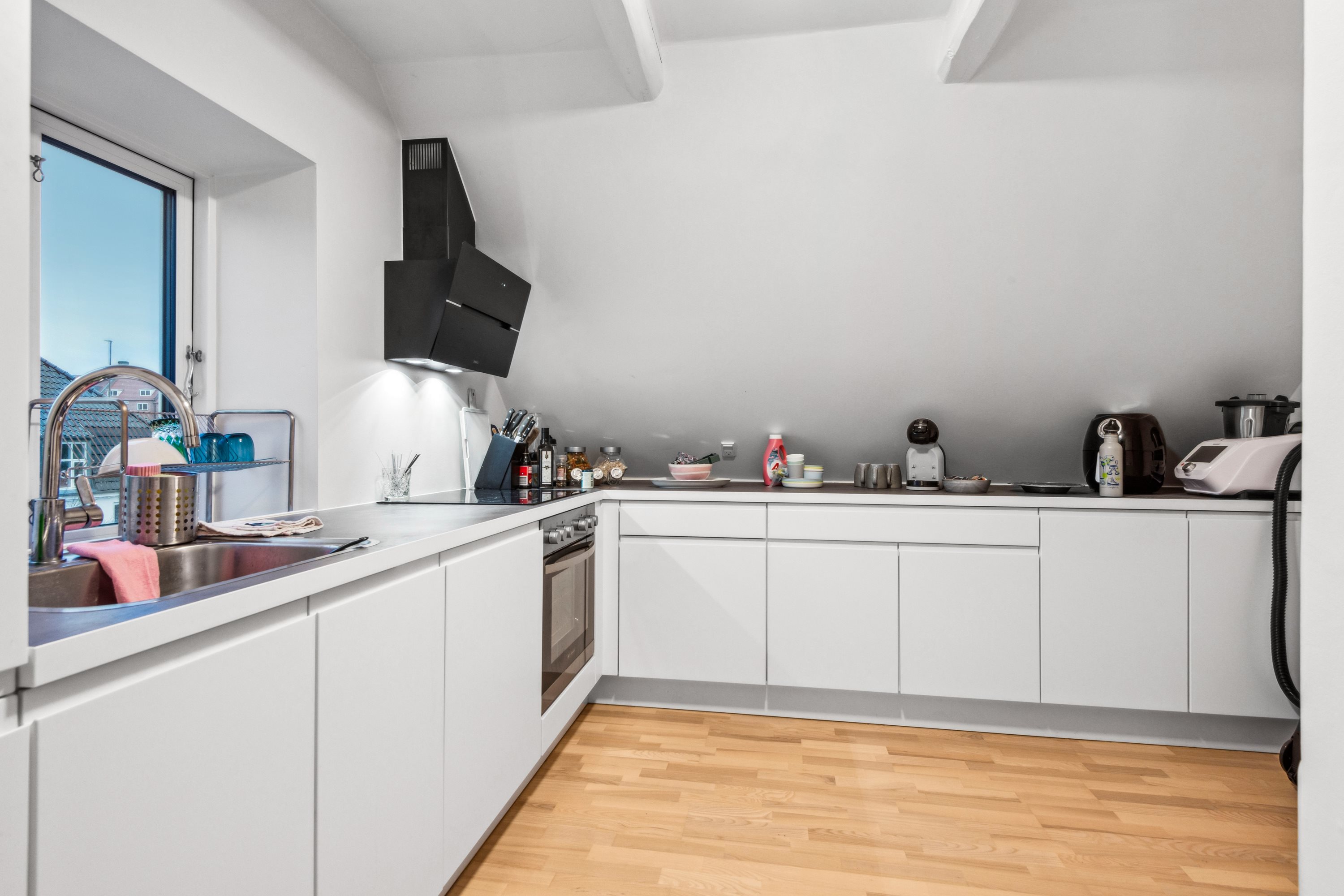 Fremhævet køkken billede i fuldskærmstilstand. Billede af Tyge Brahes Vej 48, 2., 9000 Aalborg