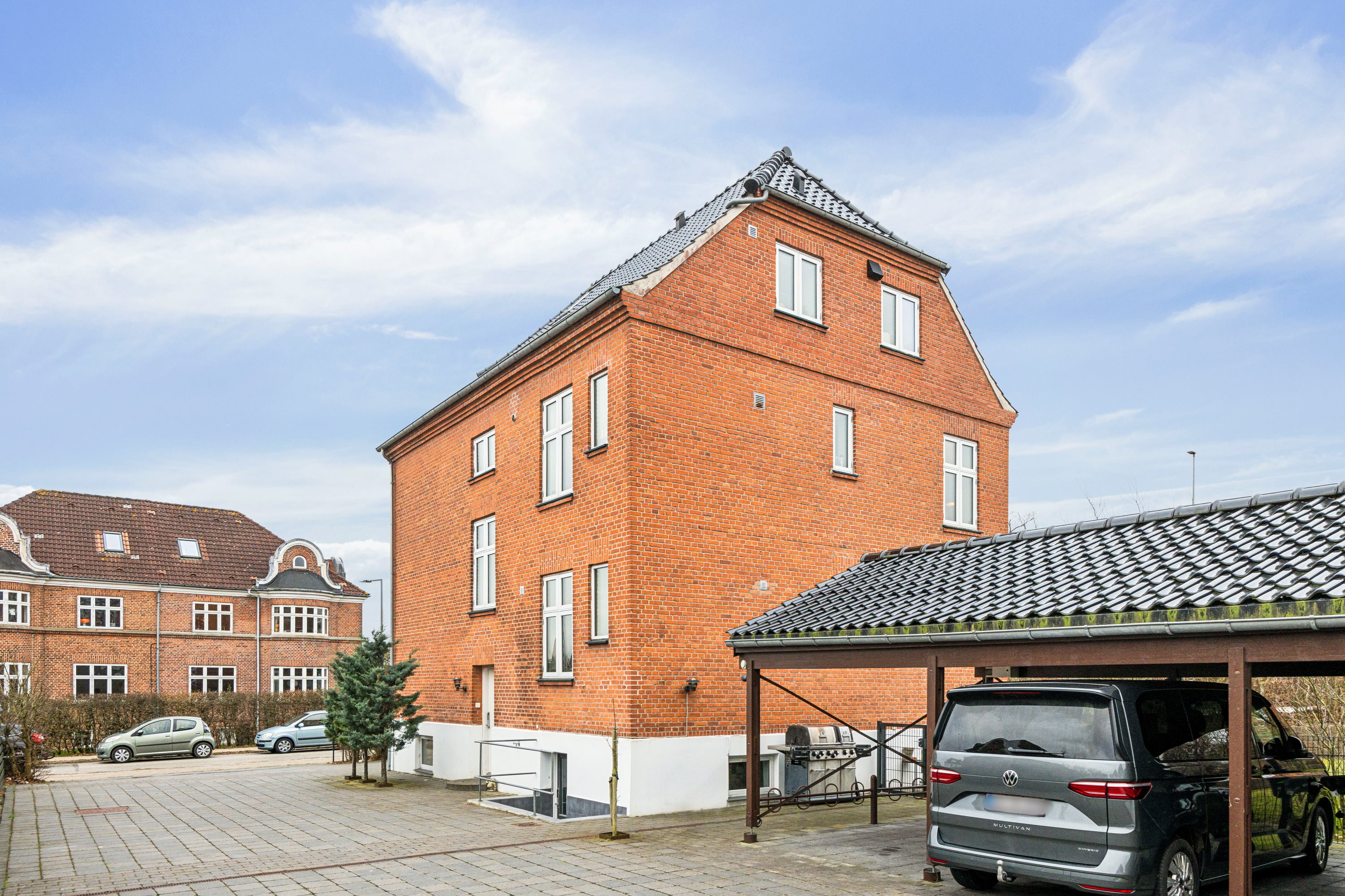 Fremhævet ejendom 1 billede i fuldskærmstilstand. Billede af Tyge Brahes Vej 48, 2., 9000 Aalborg