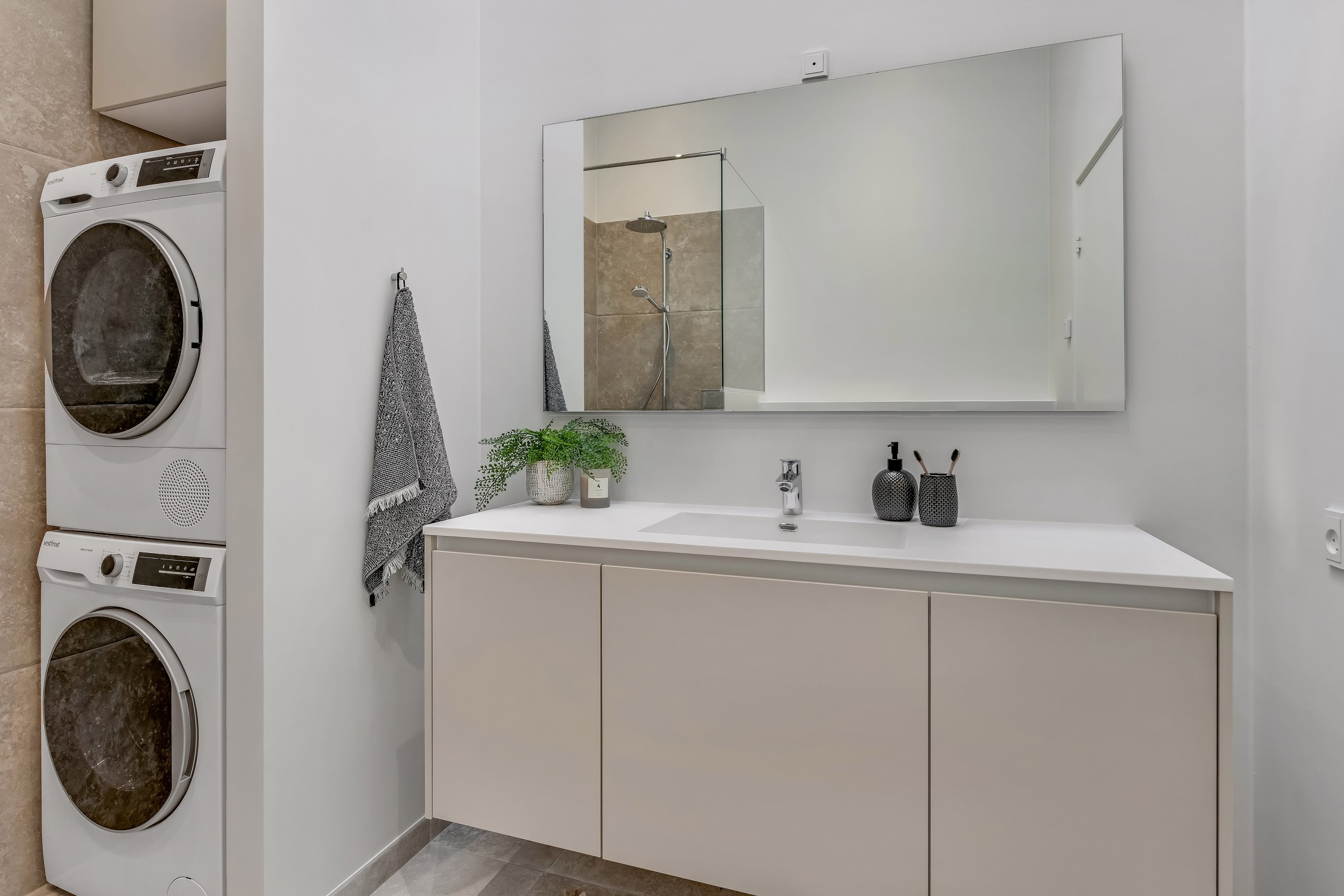 Fremhævet badeværelse billede i fuldskærmstilstand. Billede af Schaubparken 10, 3. tv., 6700 Esbjerg