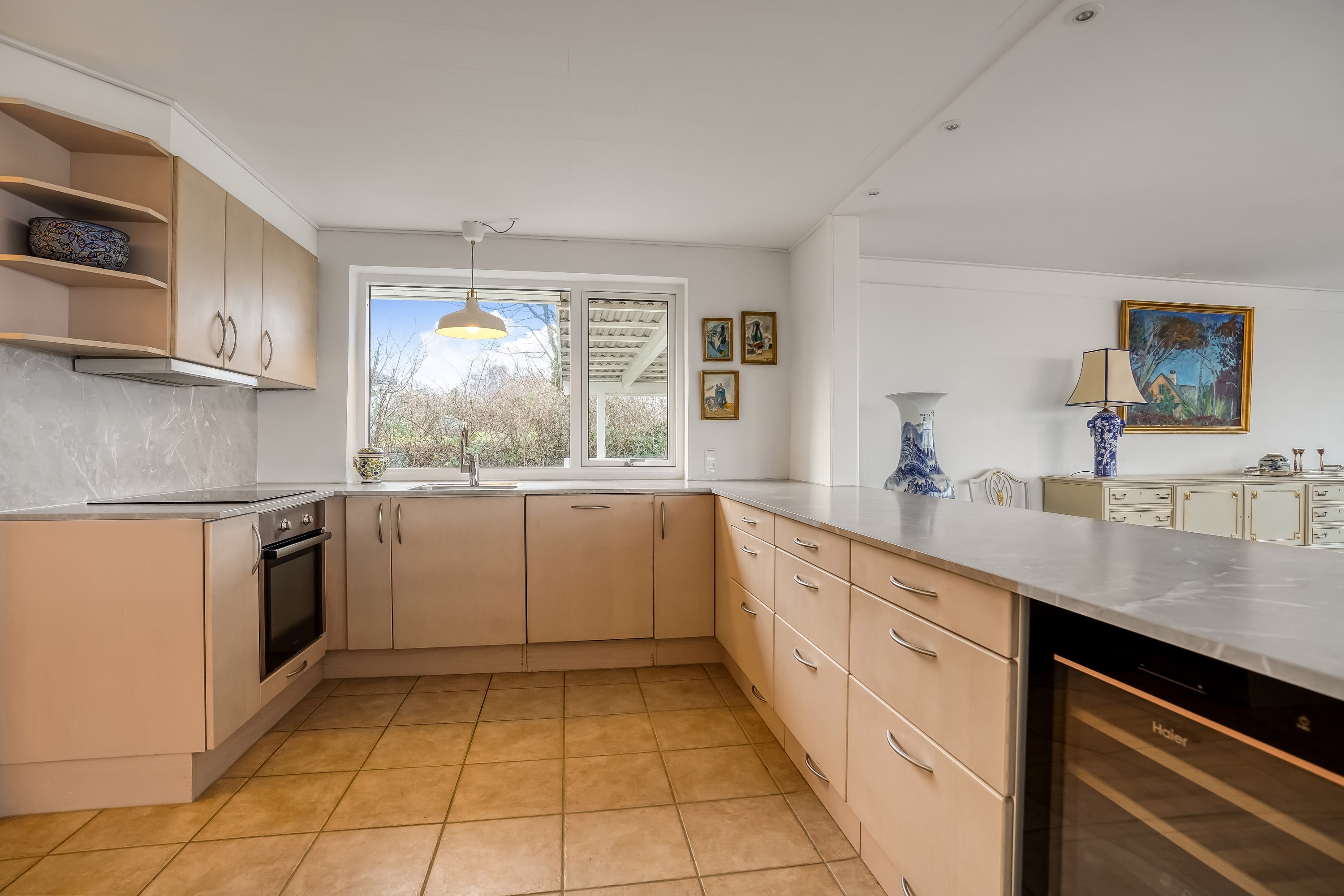 Fremhævet køkken billede i fuldskærmstilstand. Billede af Madehøjvej 4, Midskov, 5370 Mesinge