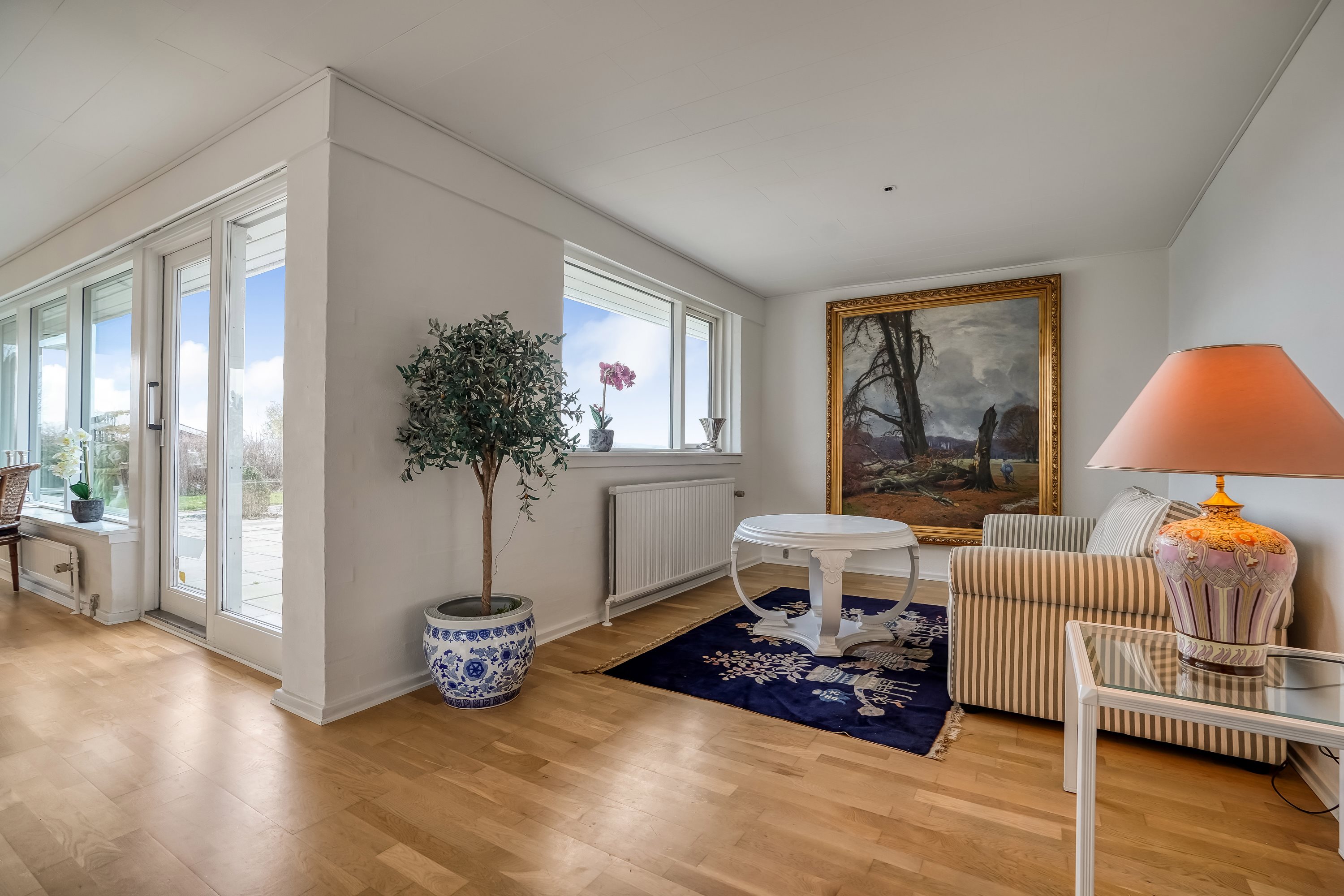 Fremhævet stue billede i fuldskærmstilstand. Billede af Madehøjvej 4, Midskov, 5370 Mesinge