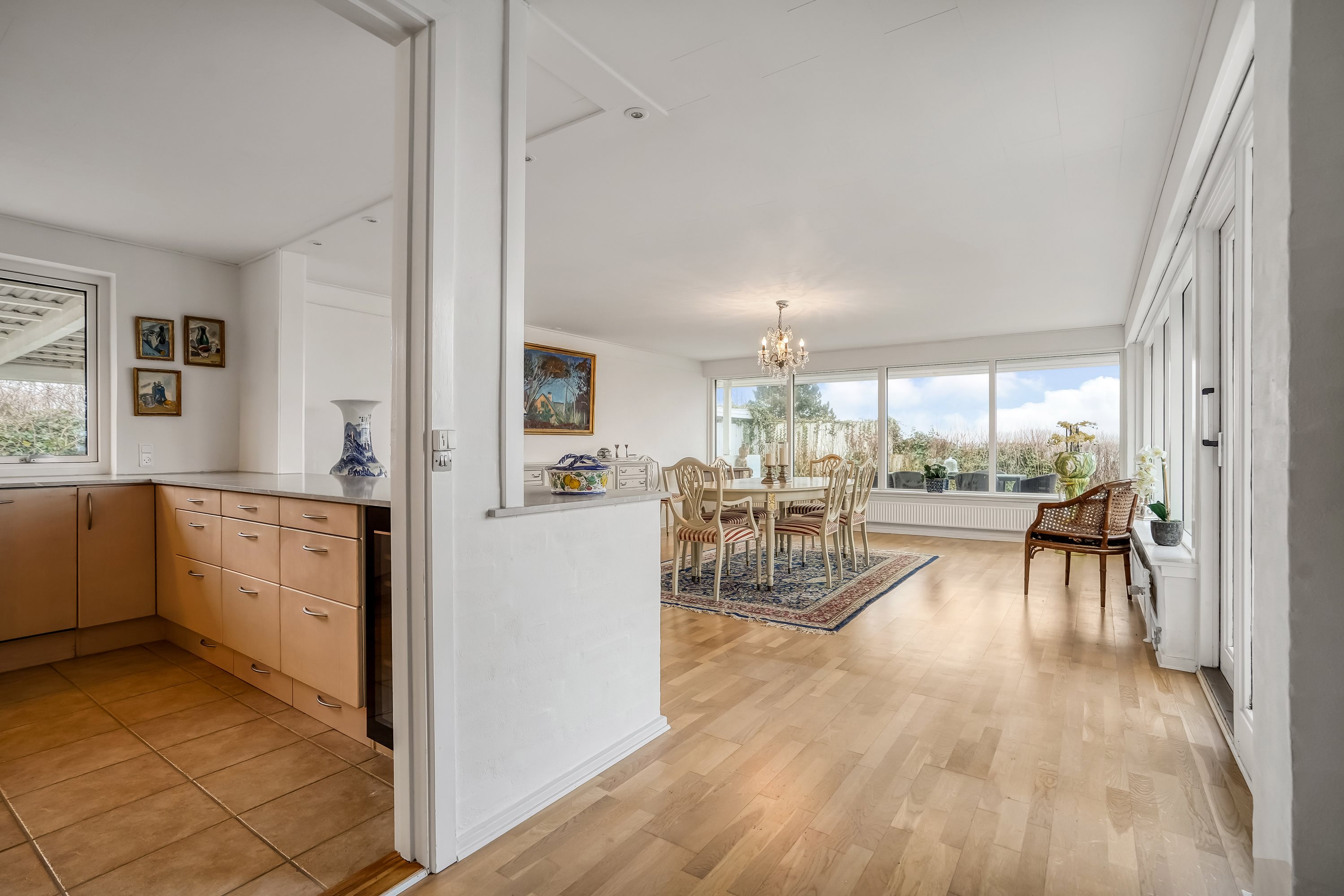 Fremhævet stue billede i fuldskærmstilstand. Billede af Madehøjvej 4, Midskov, 5370 Mesinge