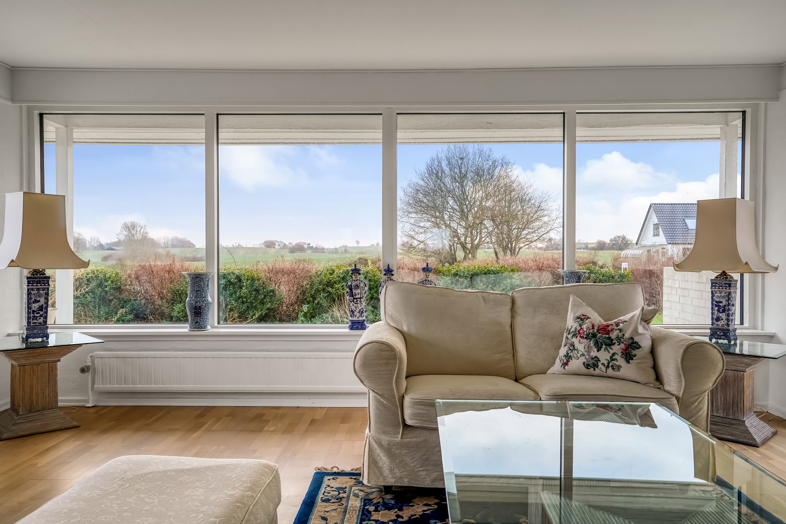 Fremhævet stue billede i fuldskærmstilstand. Billede af Madehøjvej 4, Midskov, 5370 Mesinge