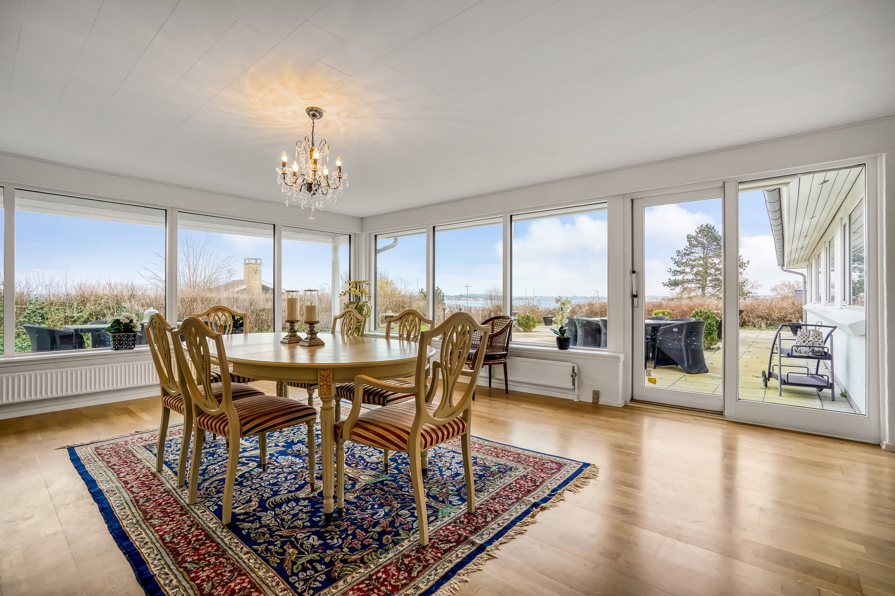 Fremhævet stue billede i fuldskærmstilstand. Billede af Madehøjvej 4, Midskov, 5370 Mesinge