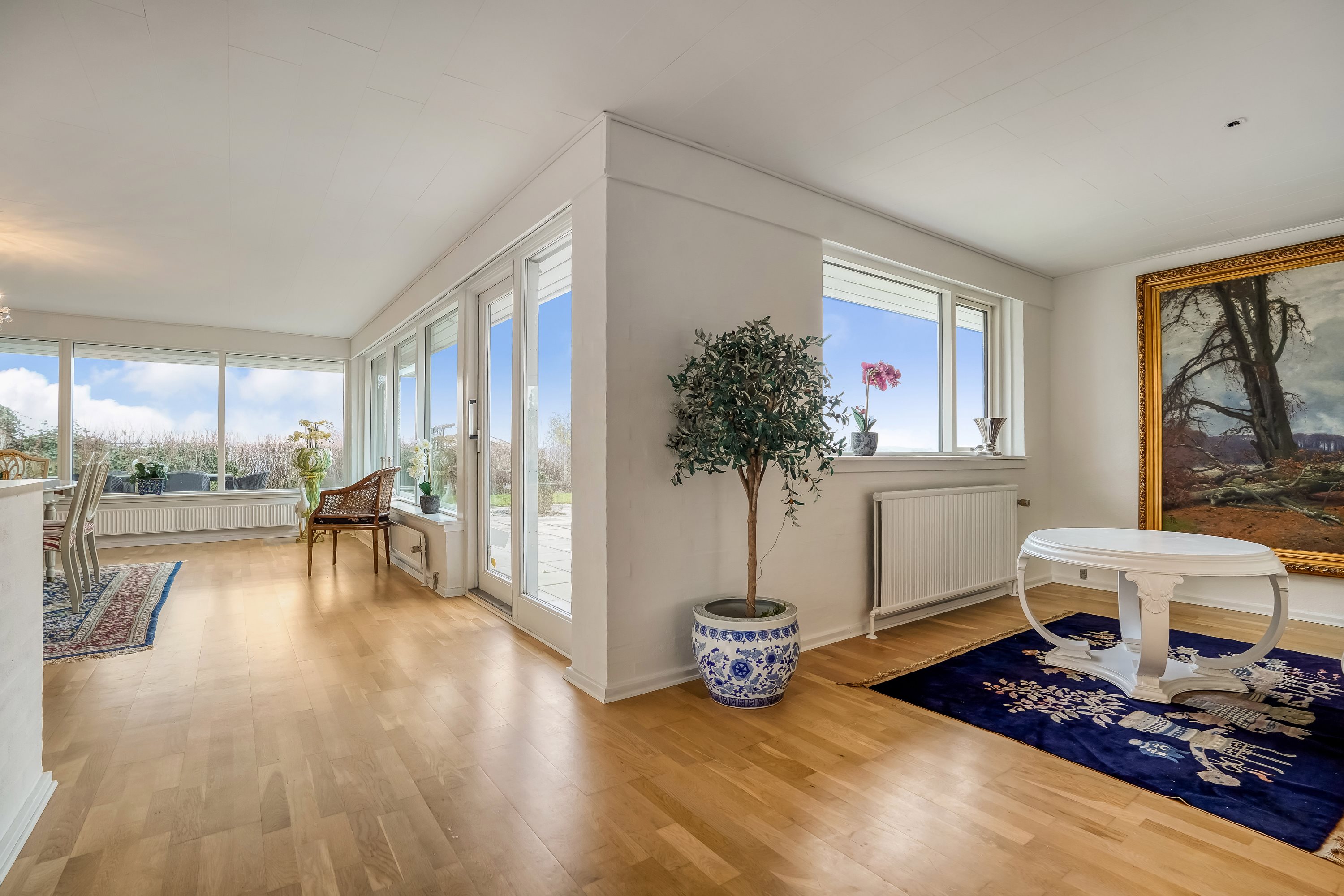 Fremhævet stue billede i fuldskærmstilstand. Billede af Madehøjvej 4, Midskov, 5370 Mesinge