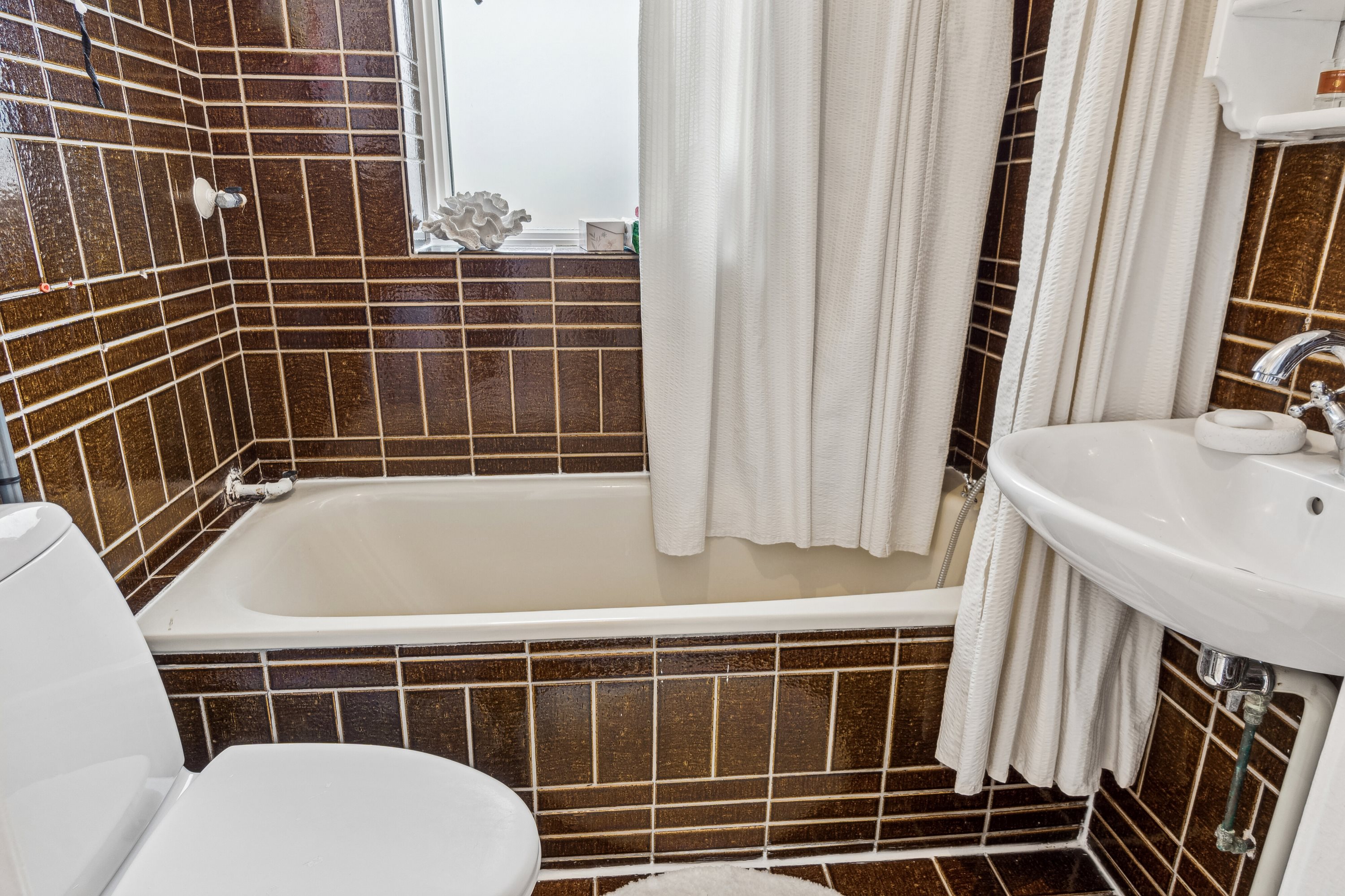 Fremhævet badeværelse billede i fuldskærmstilstand. Billede af Vestager 17, 2605 Brøndby