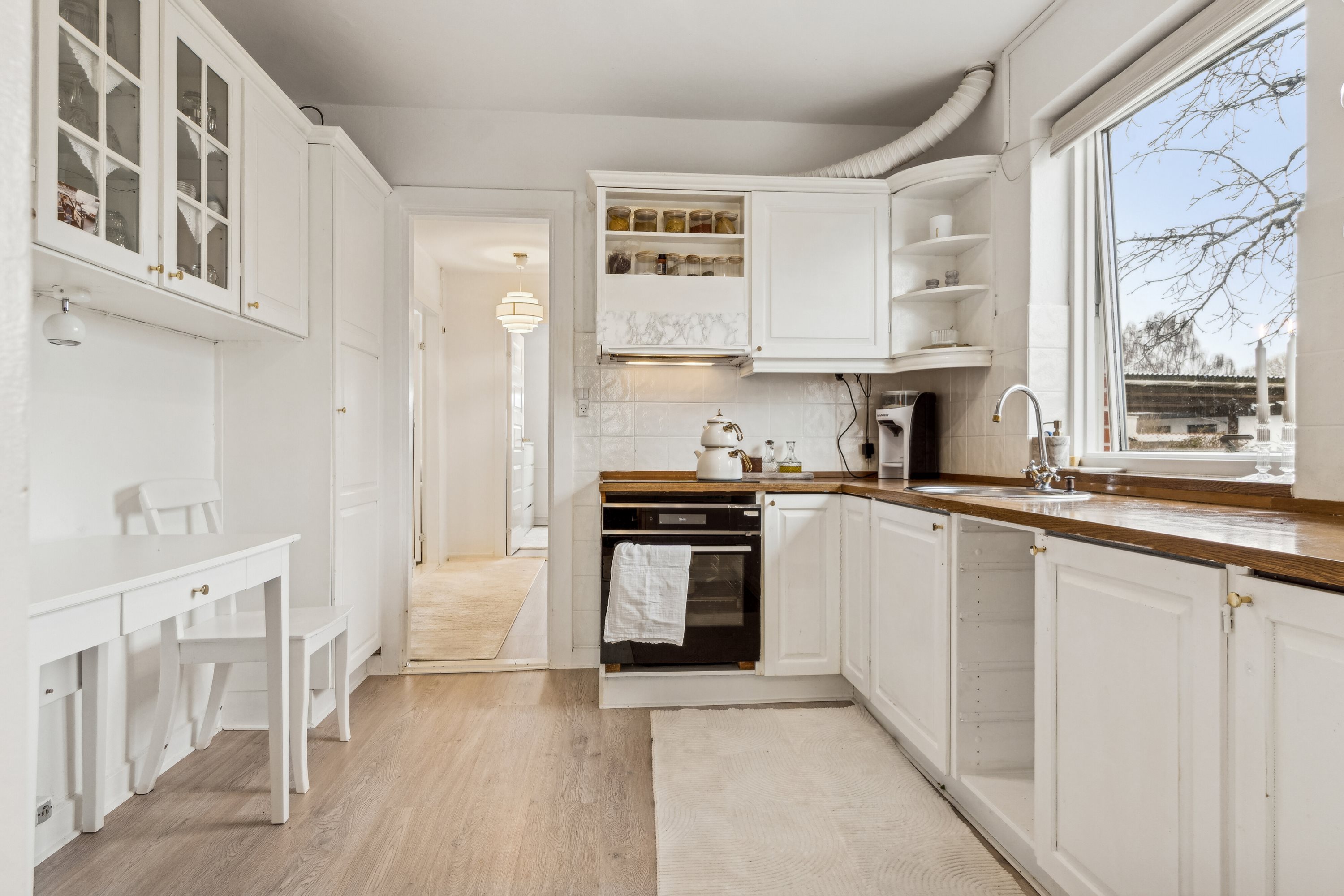 Fremhævet køkken billede i fuldskærmstilstand. Billede af Vestager 17, 2605 Brøndby