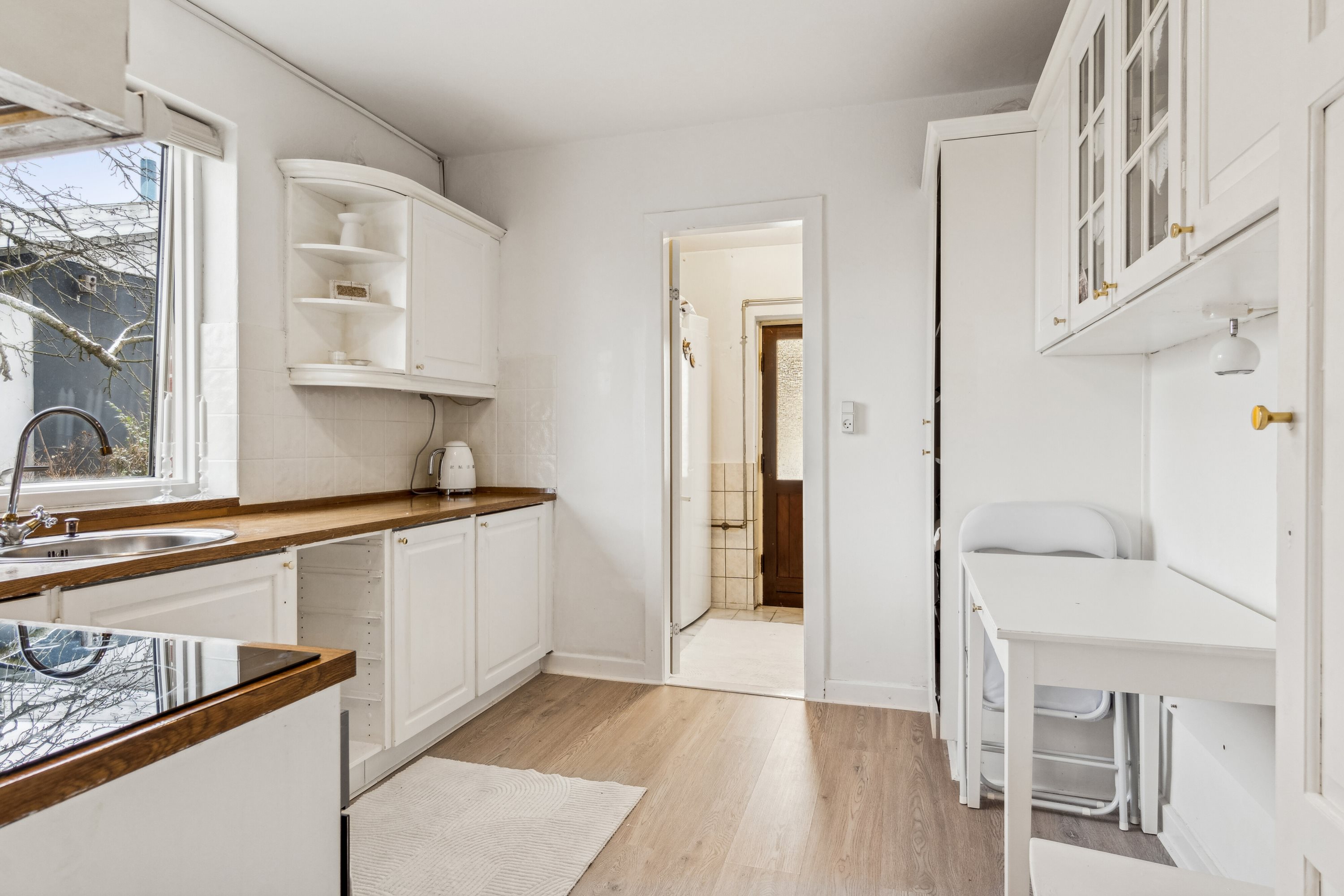 Fremhævet køkken billede i fuldskærmstilstand. Billede af Vestager 17, 2605 Brøndby