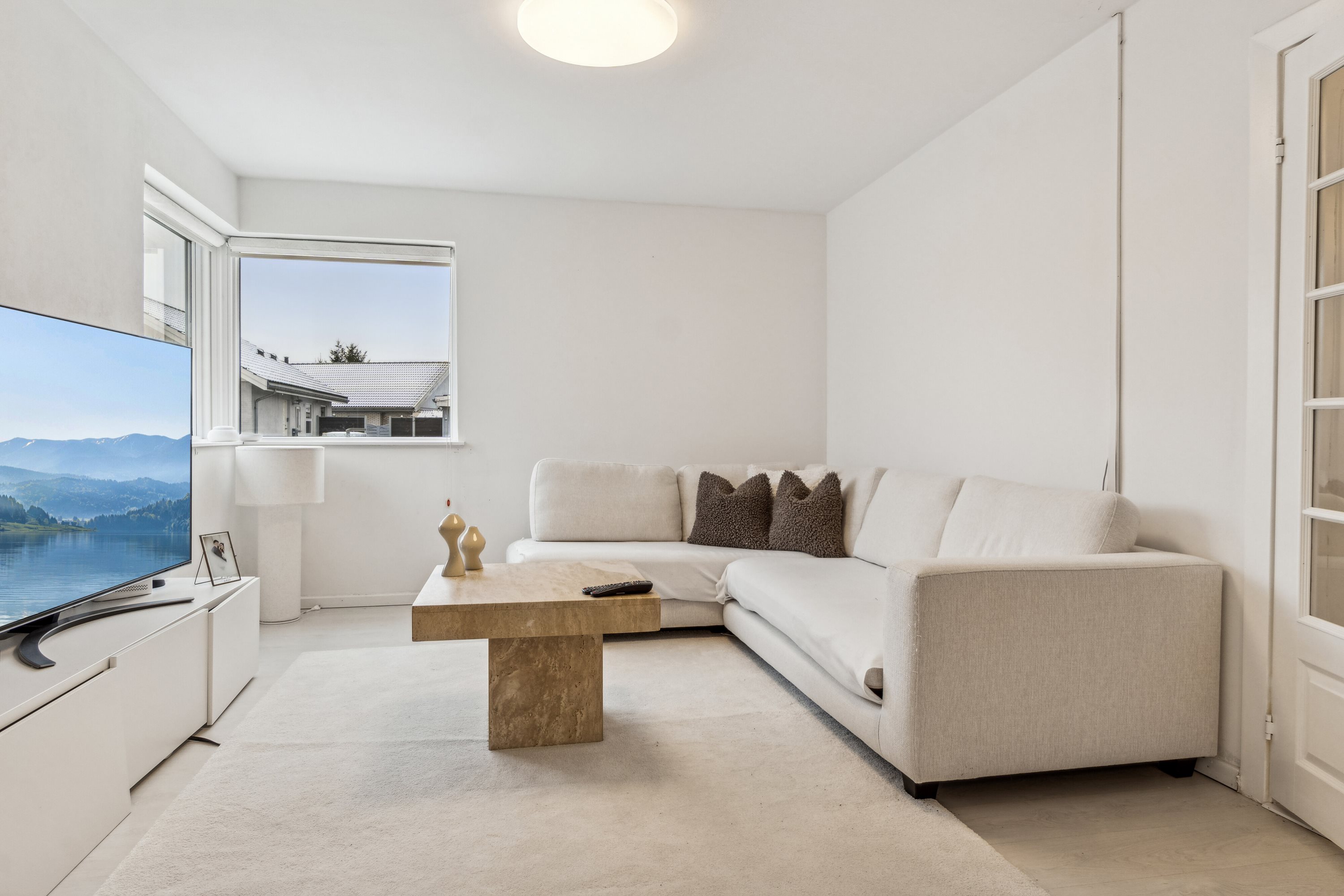 Fremhævet stue billede i fuldskærmstilstand. Billede af Vestager 17, 2605 Brøndby