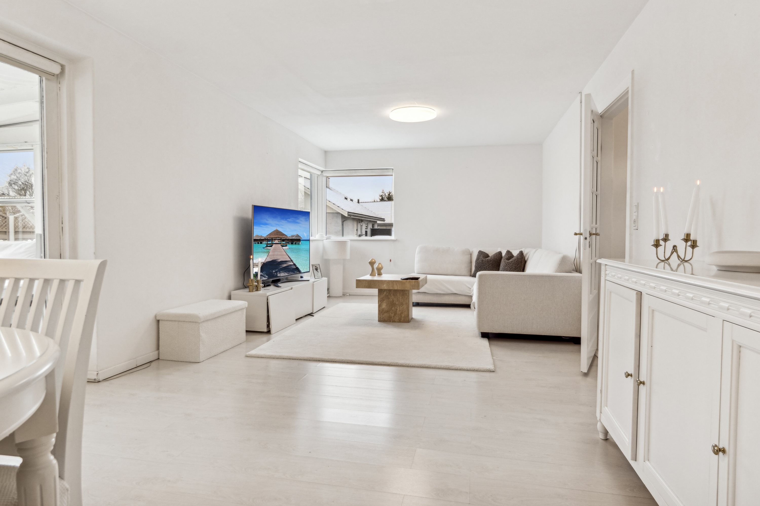 Fremhævet stue billede i fuldskærmstilstand. Billede af Vestager 17, 2605 Brøndby