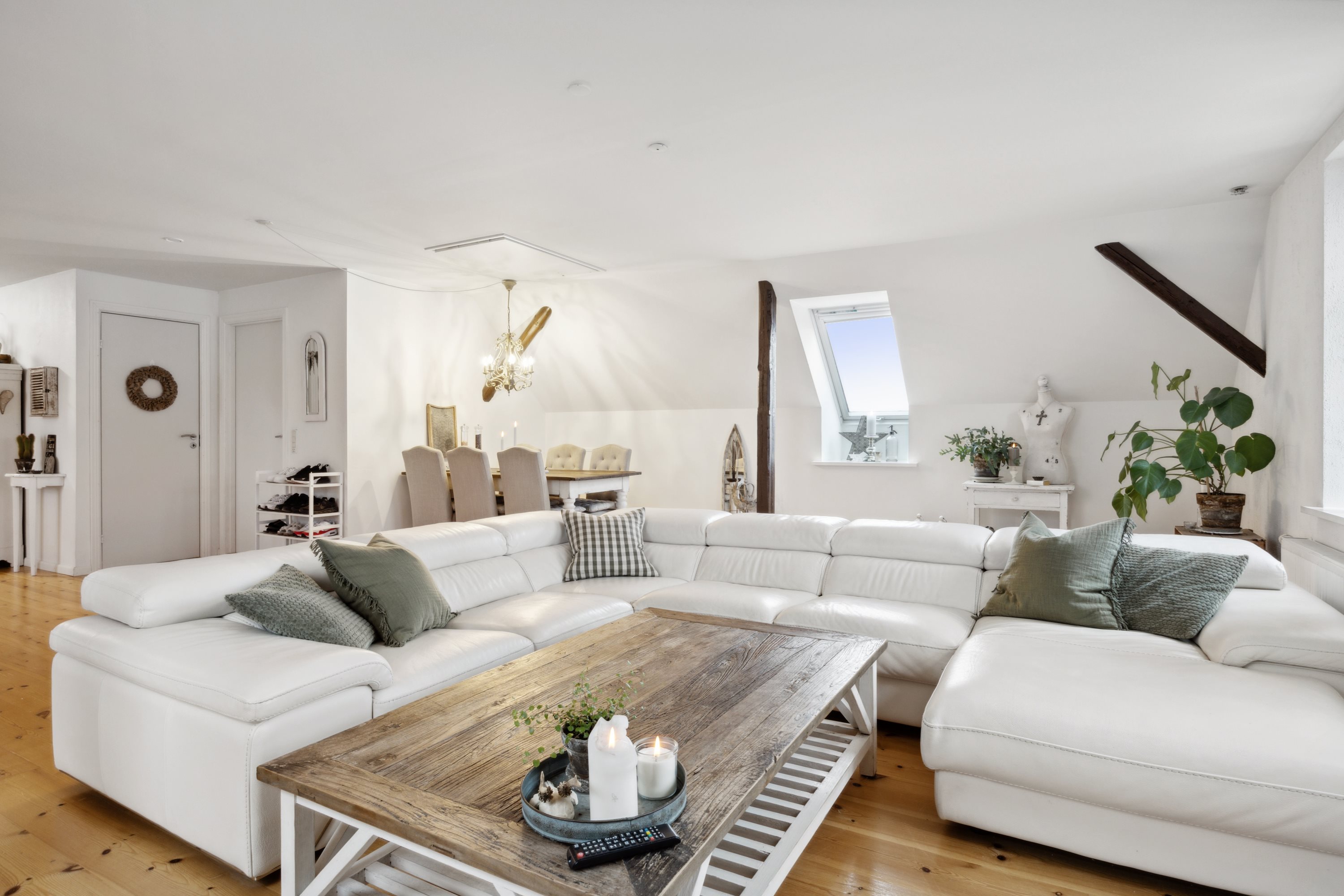 Fremhævet stue billede i fuldskærmstilstand. Billede af Dyndetvej 9, 4140 Borup