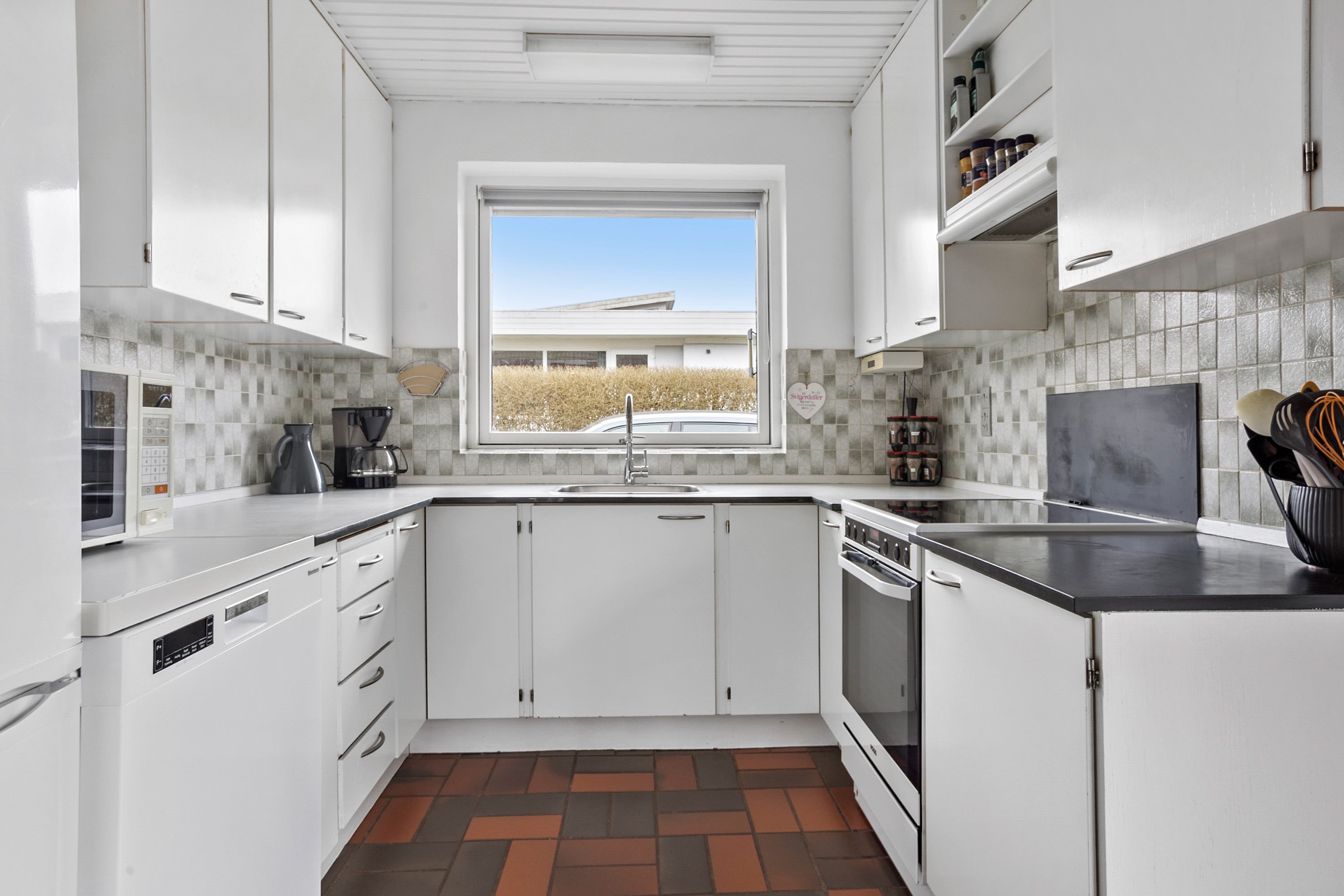 Miniaturebillede 1: køkken. Billede af Bækkevej 12, 6621 Gesten