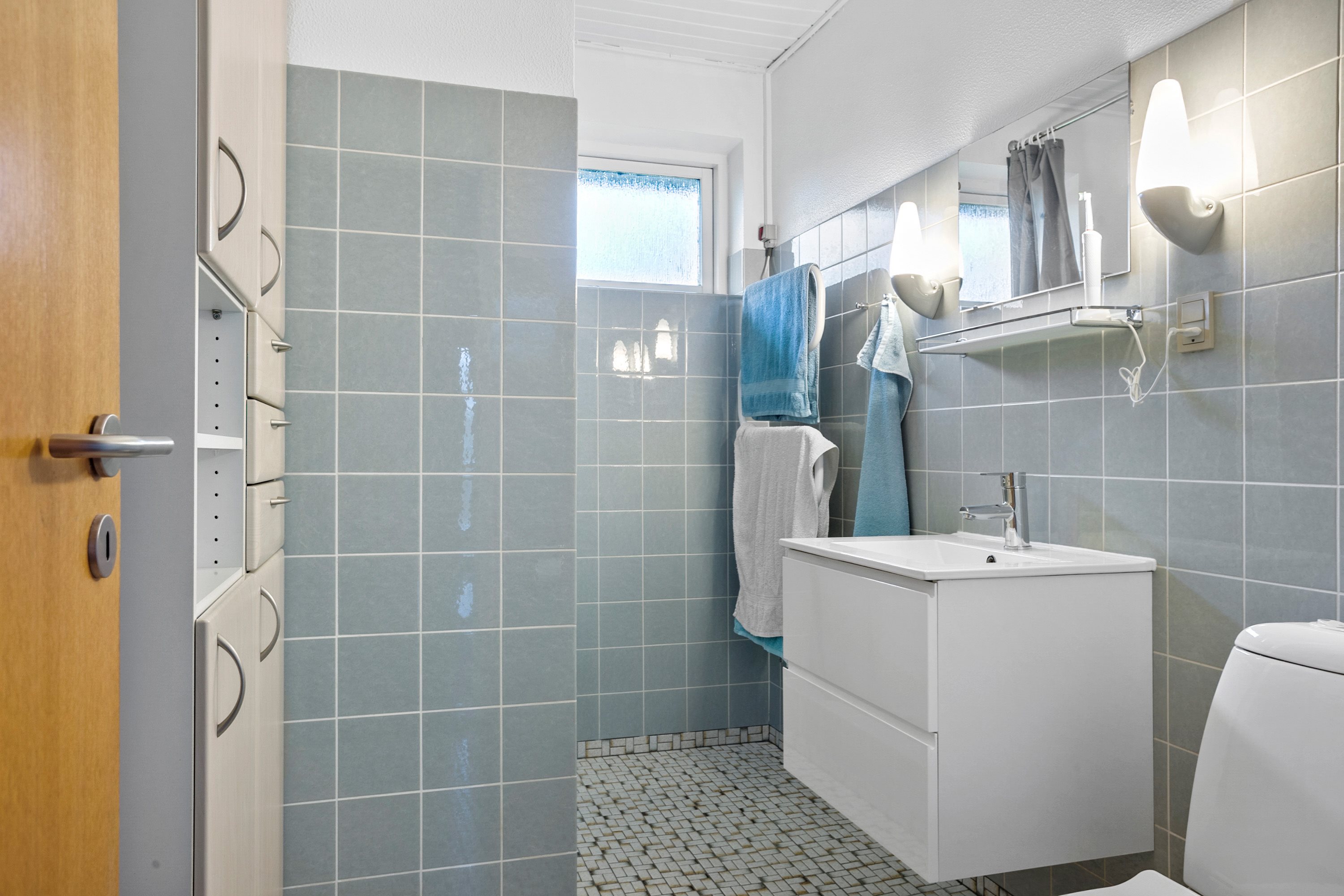 Fremhævet badeværelse billede i fuldskærmstilstand. Billede af Bækkevej 12, 6621 Gesten