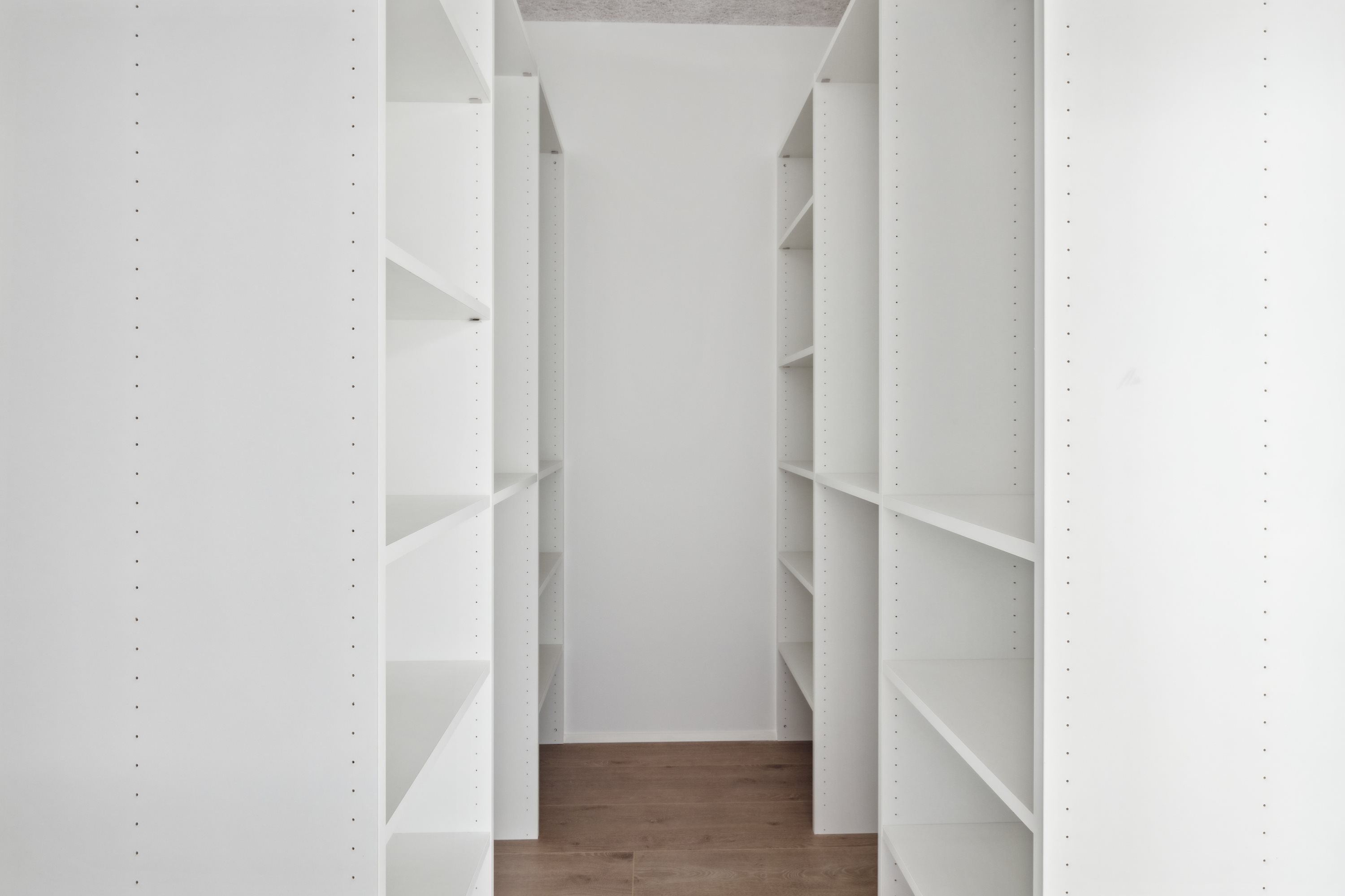 Fremhævet walk-in billede i fuldskærmstilstand. Billede af Mølbjerget 19, Rodskov, 8543 Hornslet