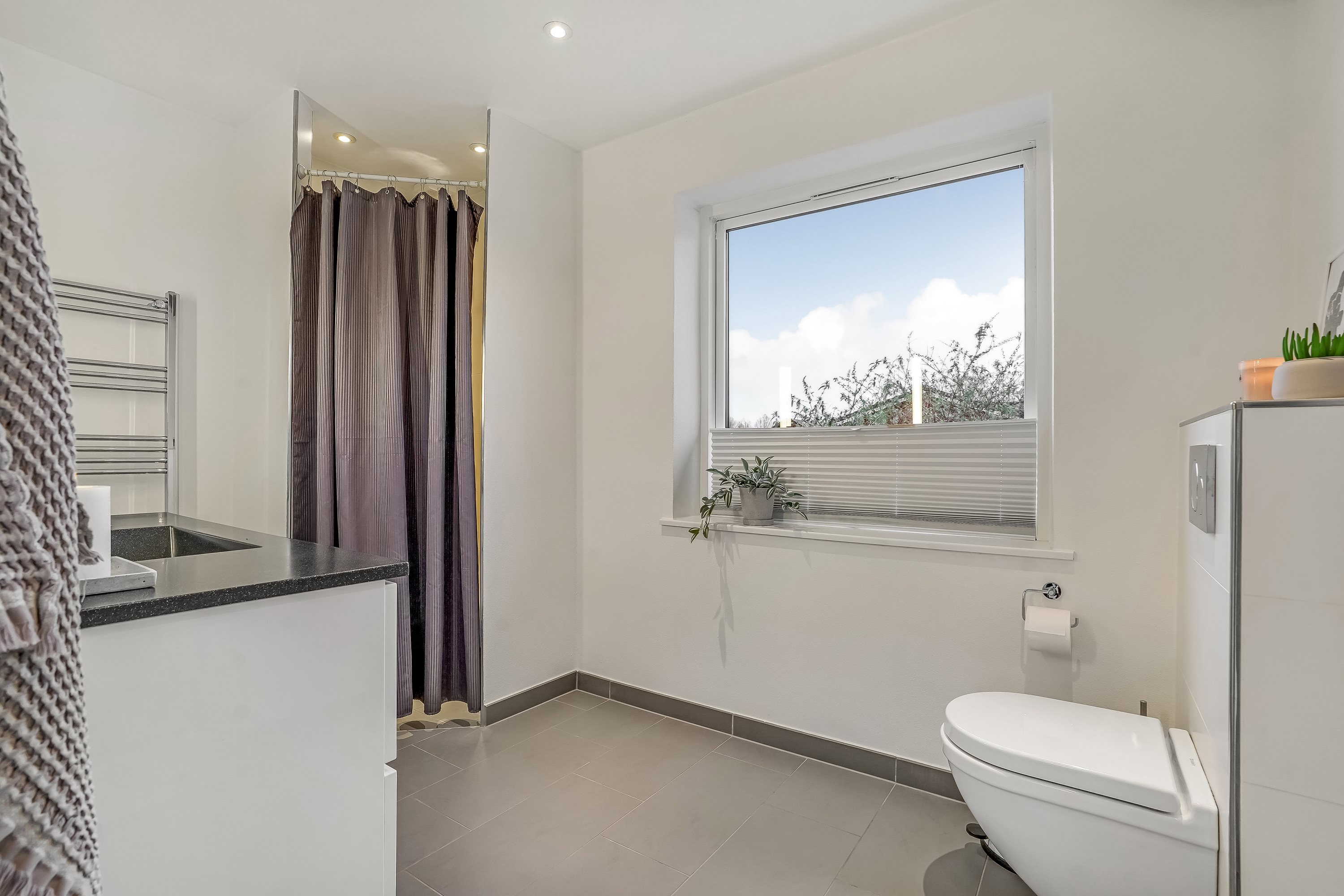 Fremhævet badeværelse billede i fuldskærmstilstand. Billede af Nygade 30, 5592 Ejby