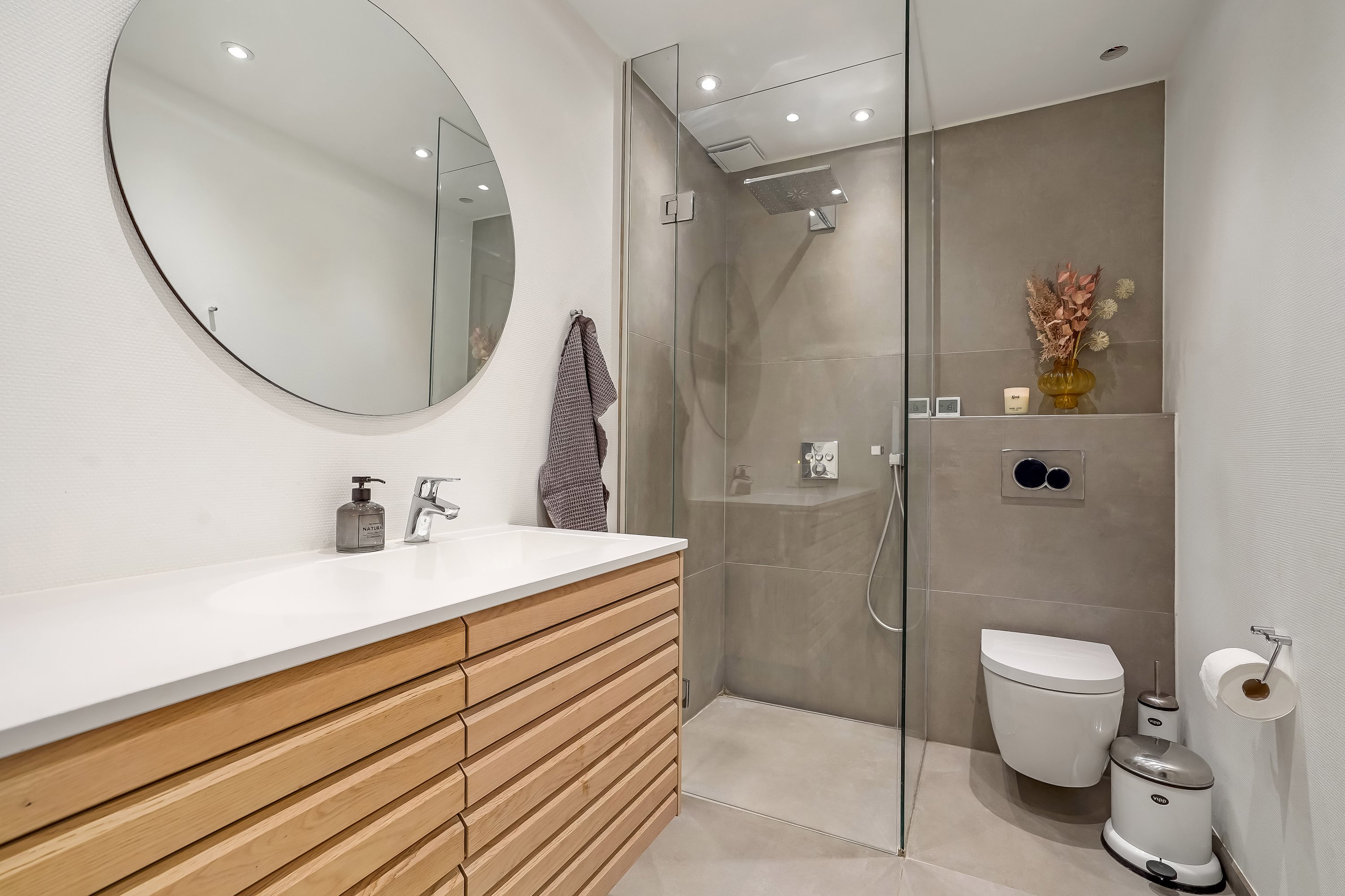 Fremhævet badeværelse billede i fuldskærmstilstand. Billede af Nygade 30, 5592 Ejby