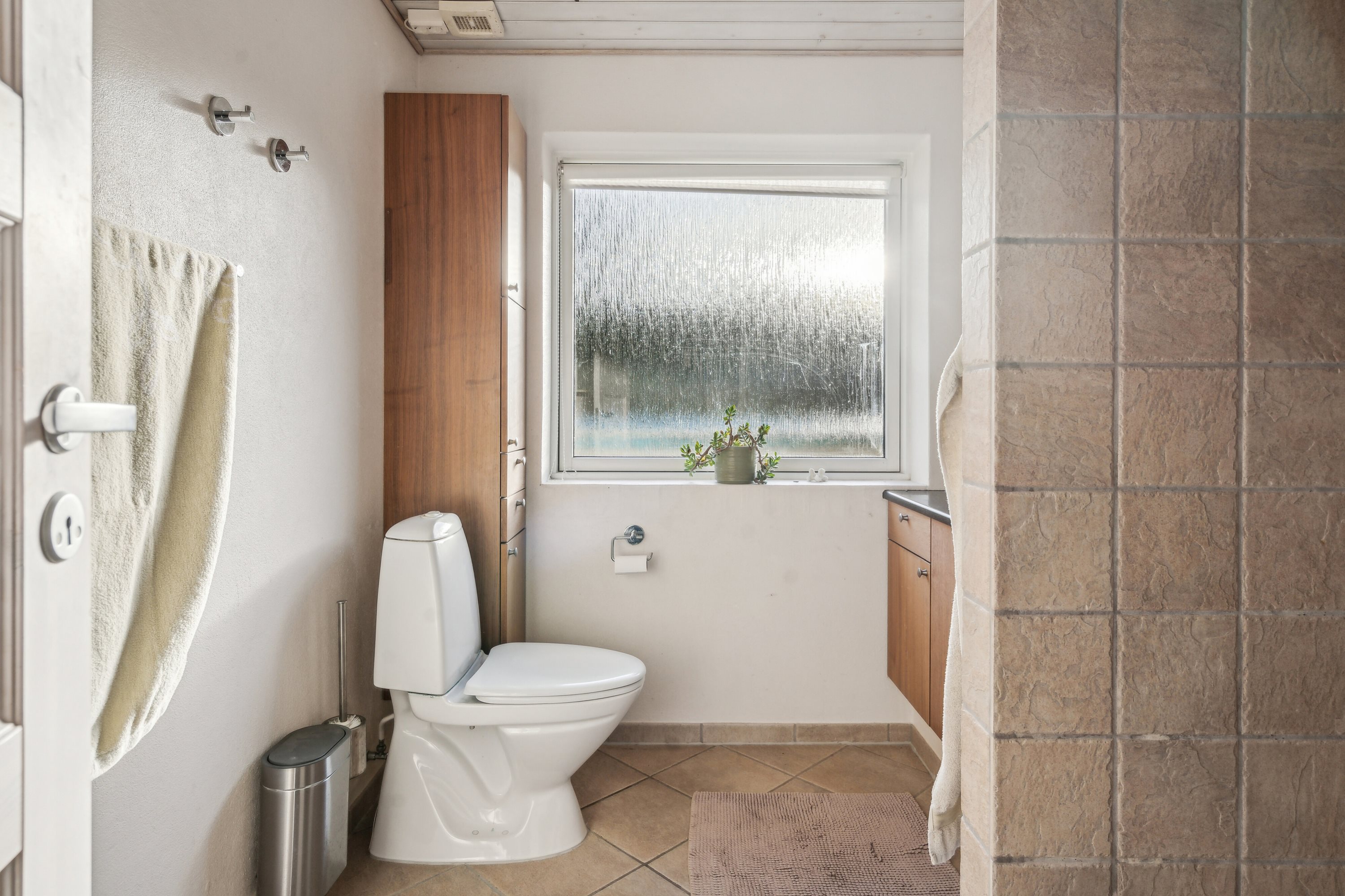 Fremhævet badeværelse billede i fuldskærmstilstand. Billede af Dyrkobbel 148, 6300 Gråsten