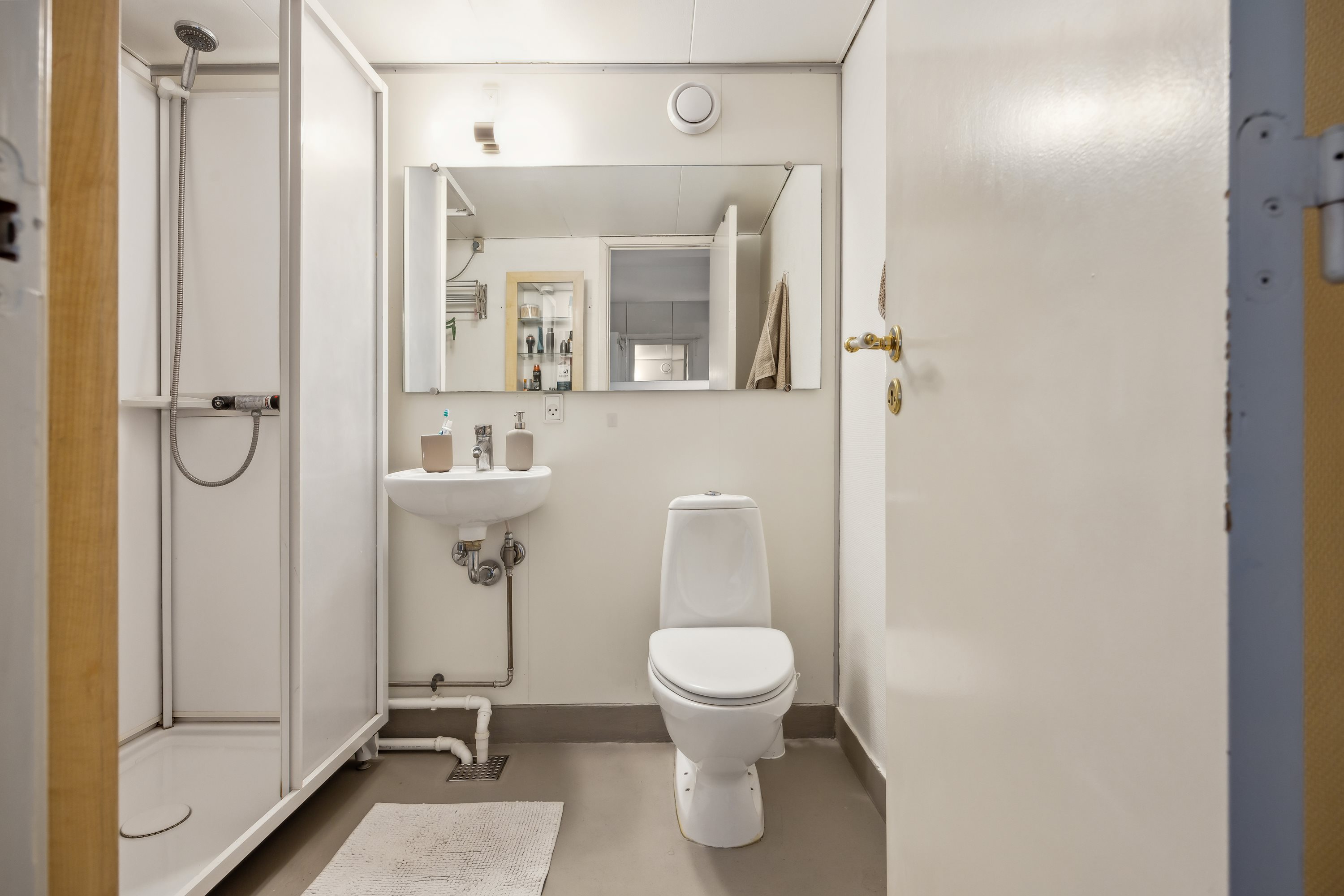 Fremhævet badeværelse billede i fuldskærmstilstand. Billede af Gammel Kongevej 151, 4. 1., 1850 Frederiksberg C