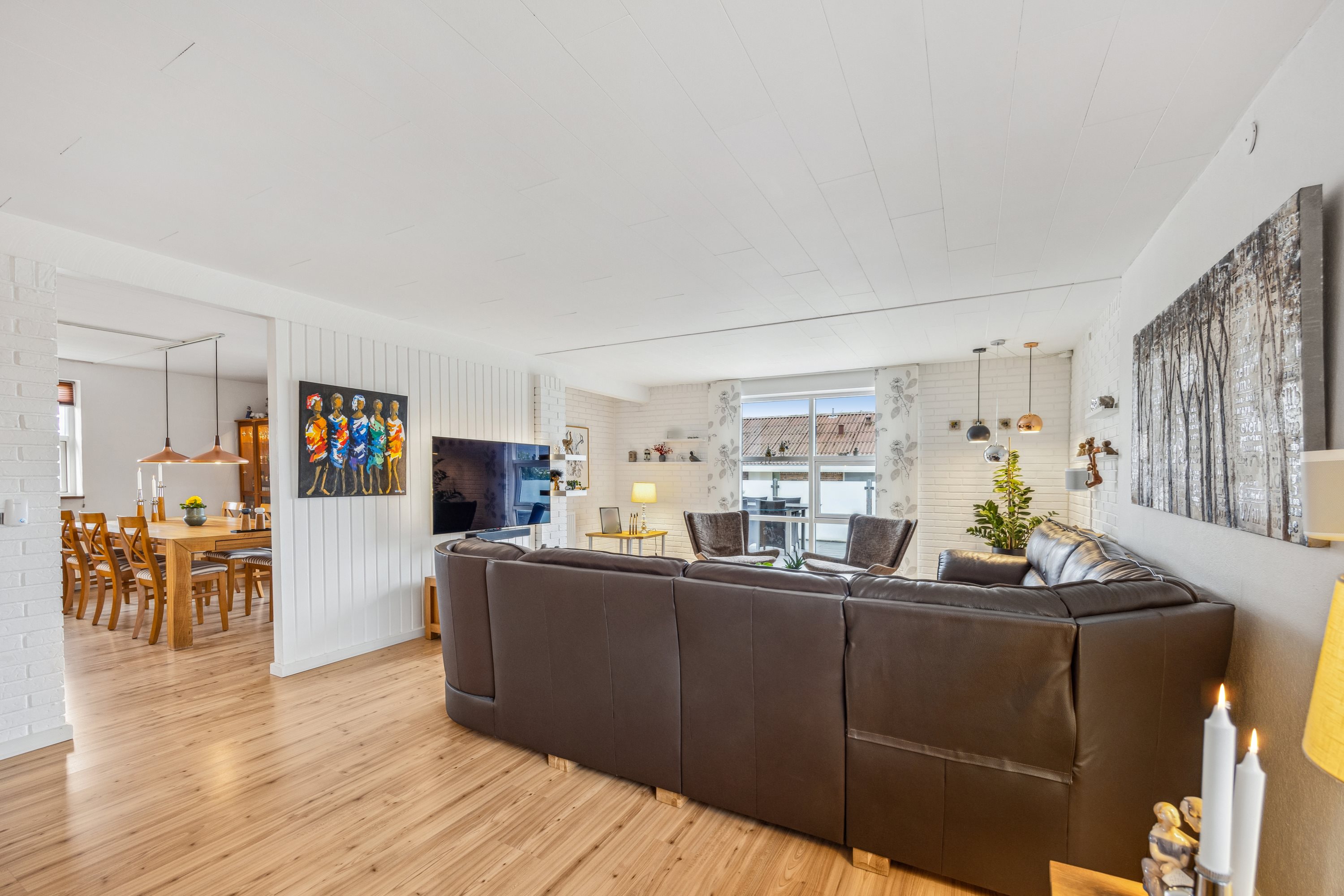 Fremhævet stue billede i fuldskærmstilstand. Billede af Tranekær 48, Vester Hassing, 9310 Vodskov