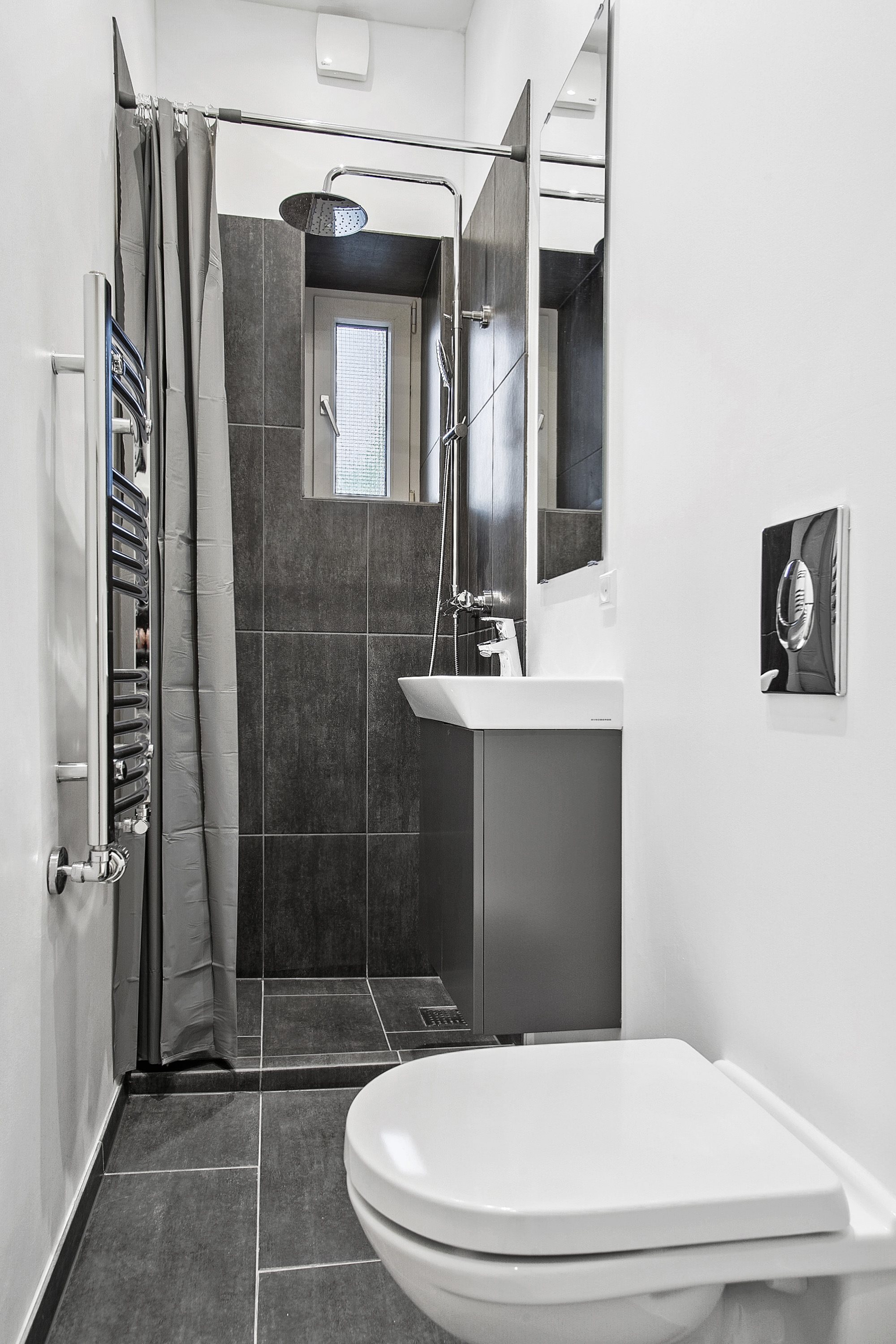 Fremhævet badeværelse billede i fuldskærmstilstand. Billede af Vesterbro 45, 1. tv., 9000 Aalborg