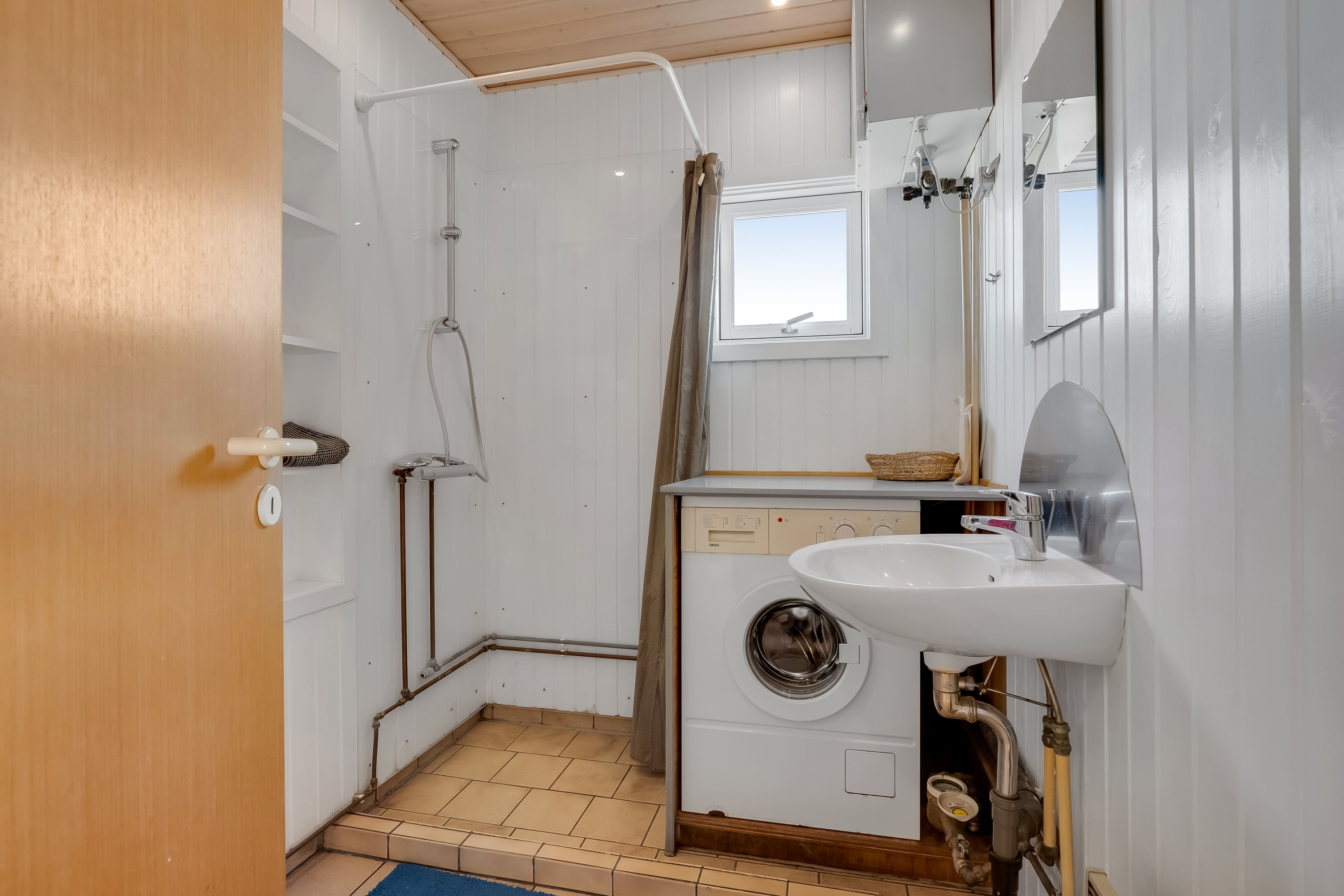 Fremhævet badeværelse billede i fuldskærmstilstand. Billede af Alkajavej 1, Vrist, 7673 Harboøre