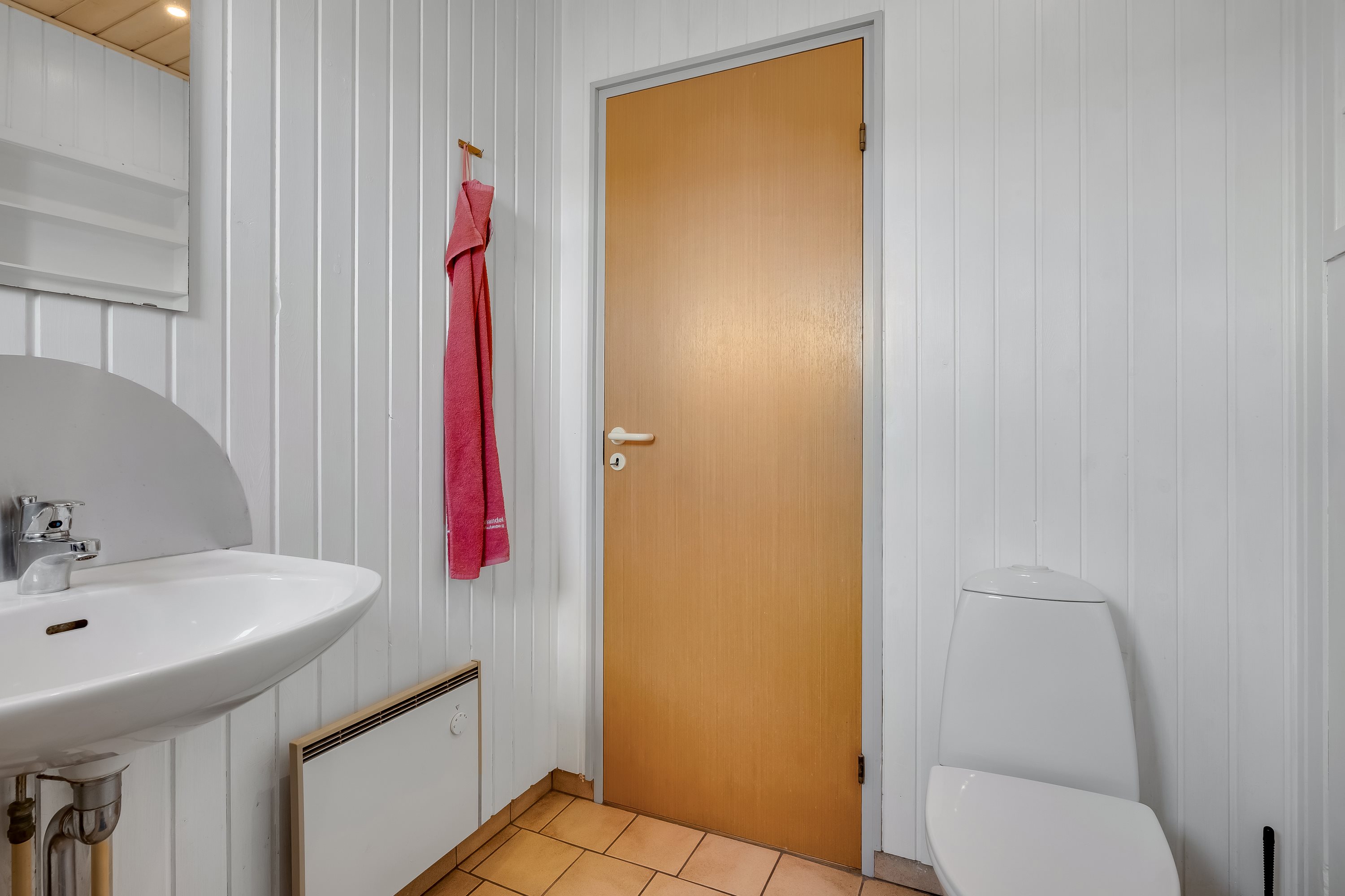 Fremhævet badeværelse billede i fuldskærmstilstand. Billede af Alkajavej 1, Vrist, 7673 Harboøre