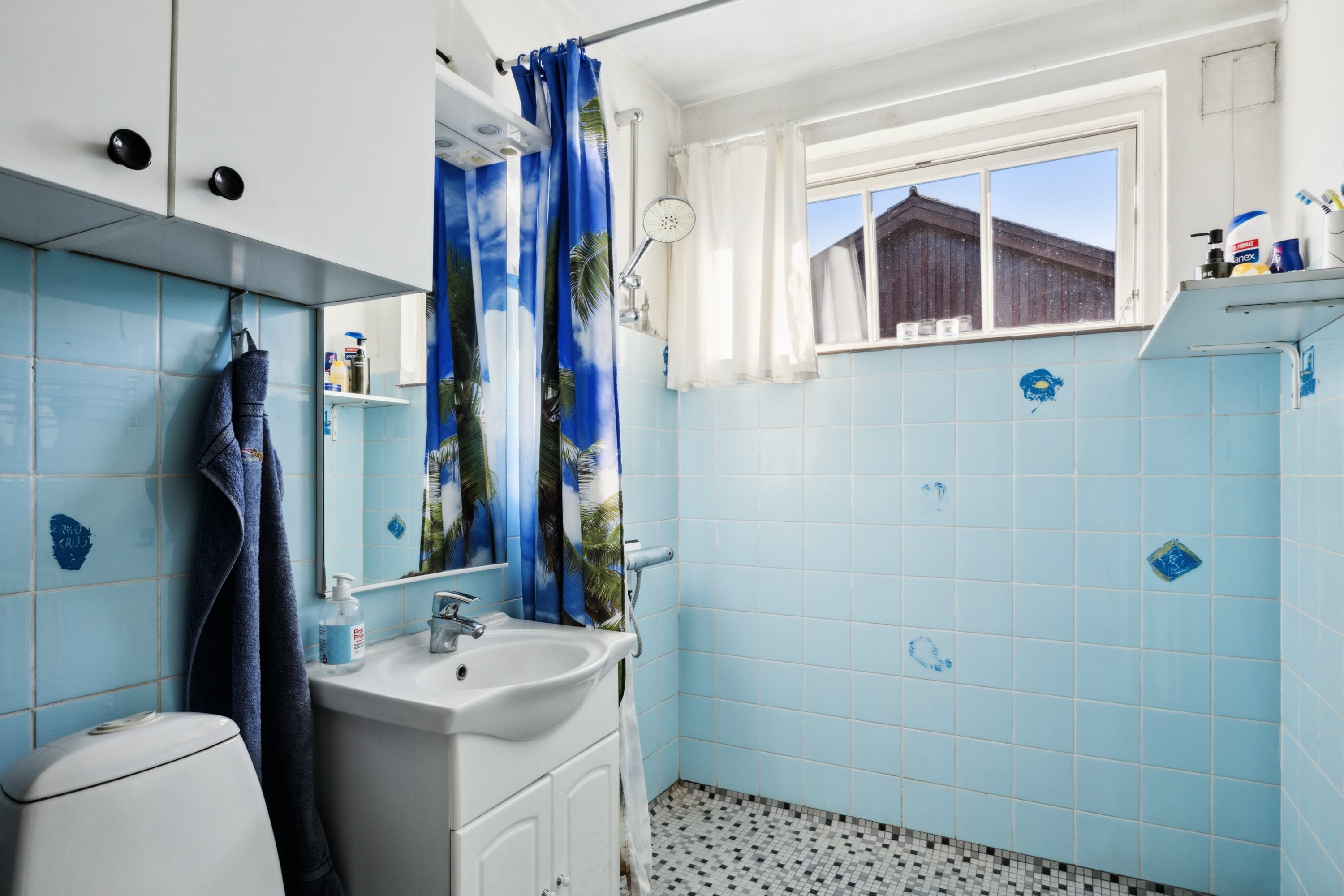 Fremhævet badeværelse billede i fuldskærmstilstand. Billede af Kornvænget 8, 4673 Rødvig Stevns