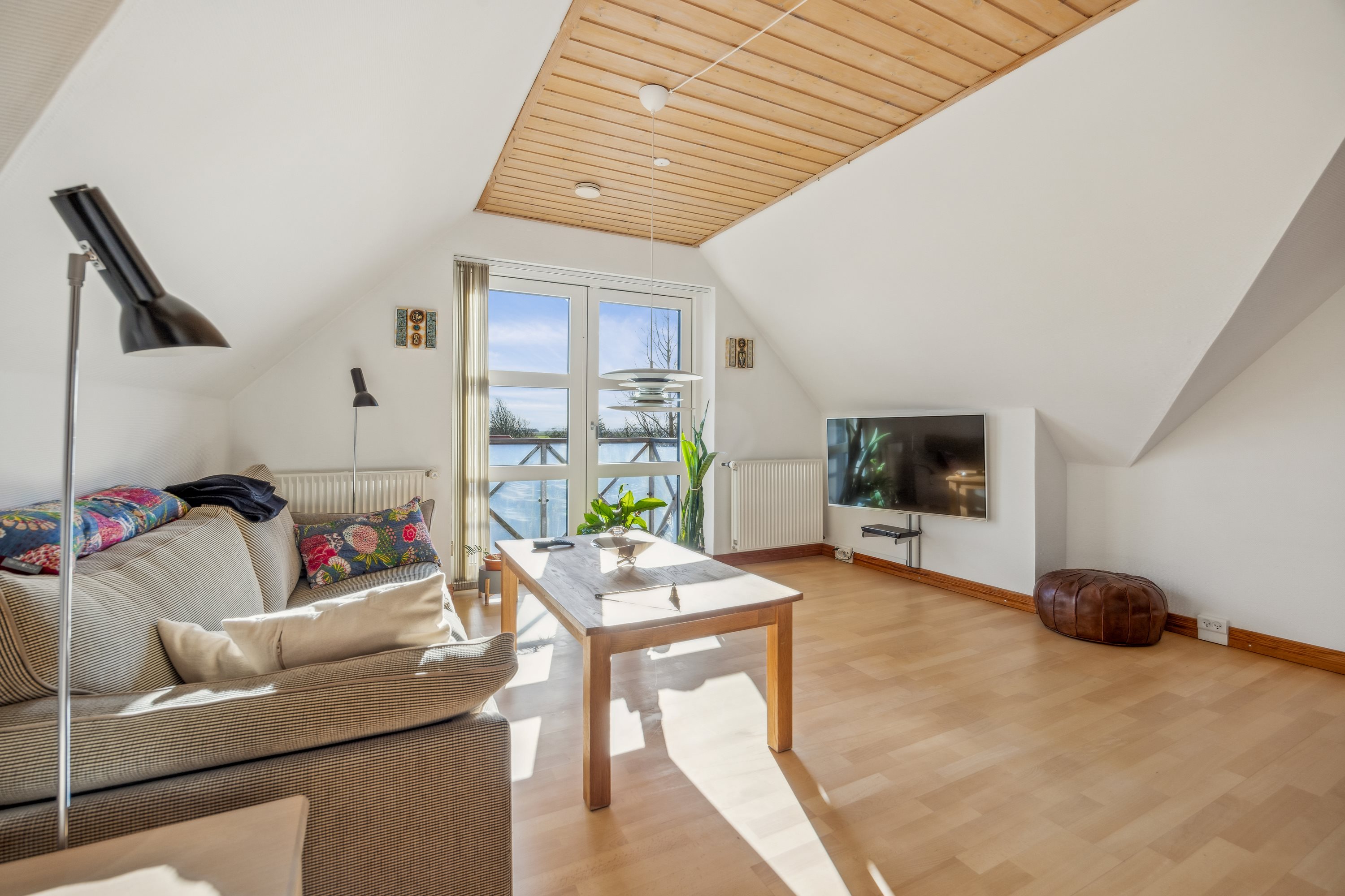 Fremhævet stue billede i fuldskærmstilstand. Billede af Karolinelund 2, 9460 Brovst