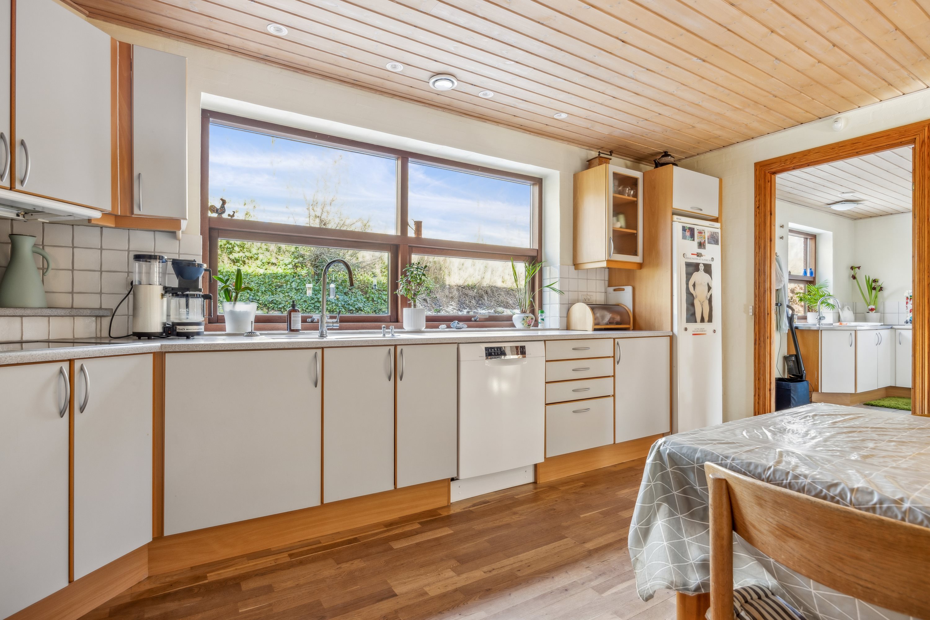 Fremhævet køkken billede i fuldskærmstilstand. Billede af Karolinelund 2, 9460 Brovst