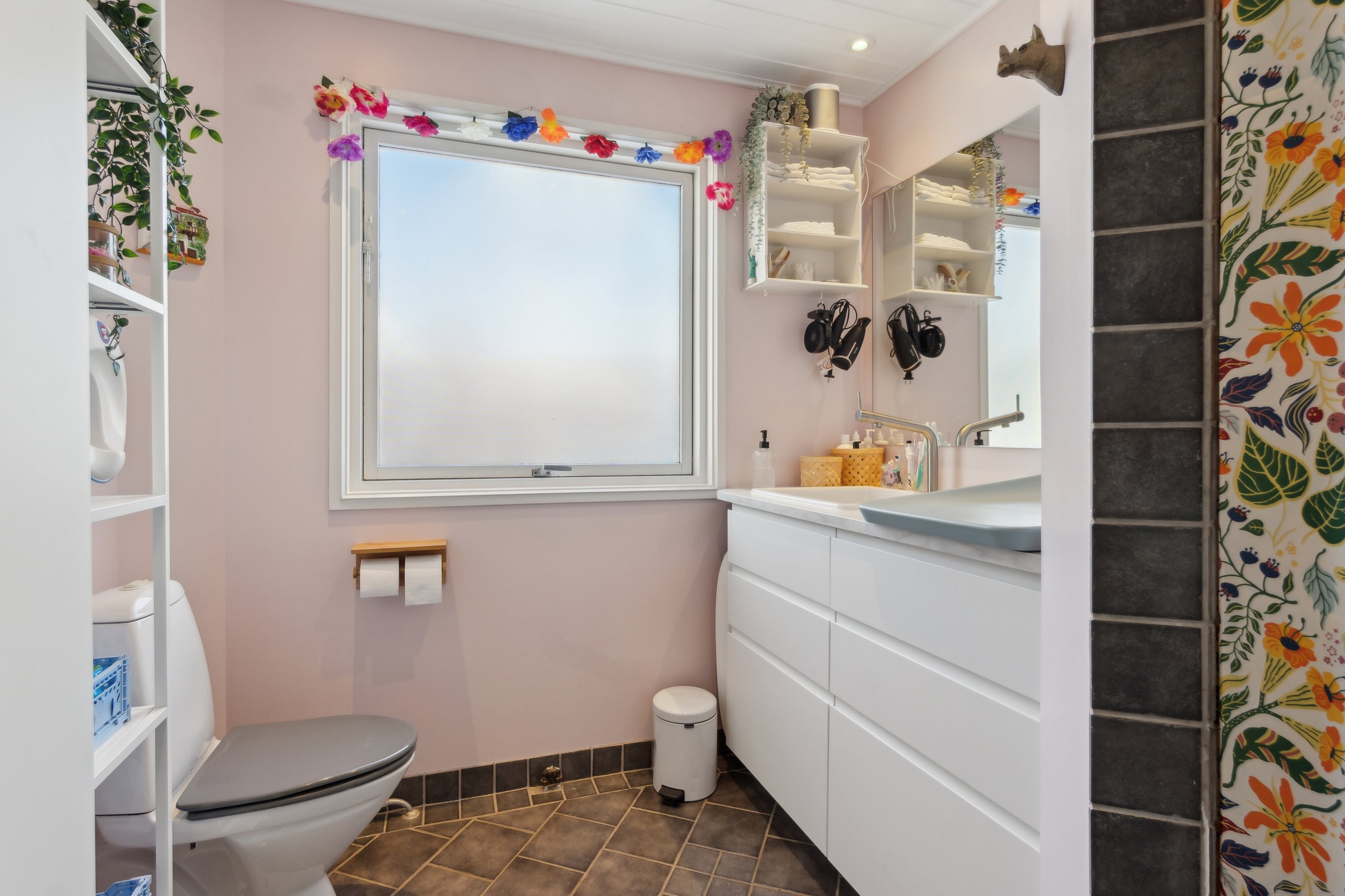 Fremhævet badeværelse billede i fuldskærmstilstand. Billede af Anton Bøjesvej 3, 4581 Rørvig