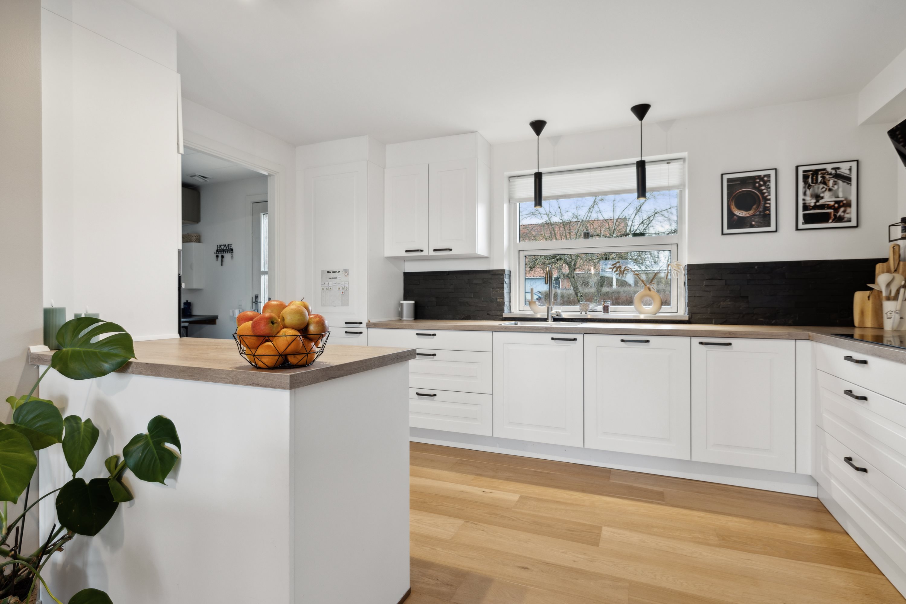 Fremhævet køkken billede i fuldskærmstilstand. Billede af Garbeled 12, Årslev, 5792 Årslev