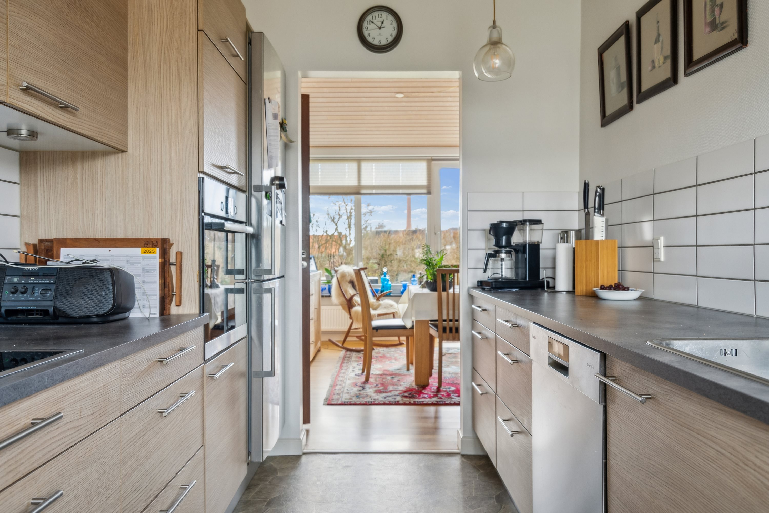 Fremhævet køkken billede i fuldskærmstilstand. Billede af Springvandspladsen 4, Als, 9560 Hadsund