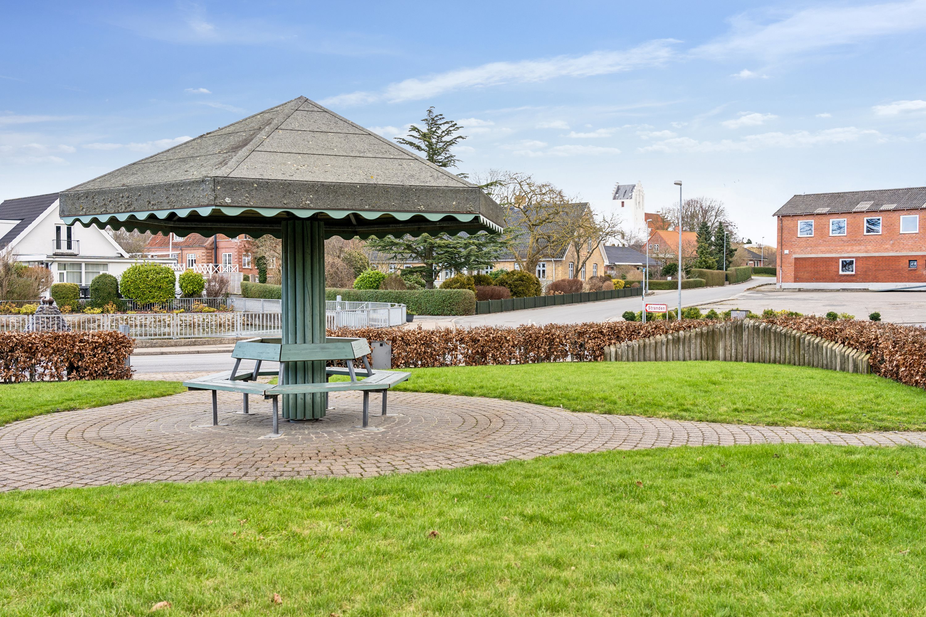 Fremhævet ejendom 1 billede i fuldskærmstilstand. Billede af Springvandspladsen 4, Als, 9560 Hadsund