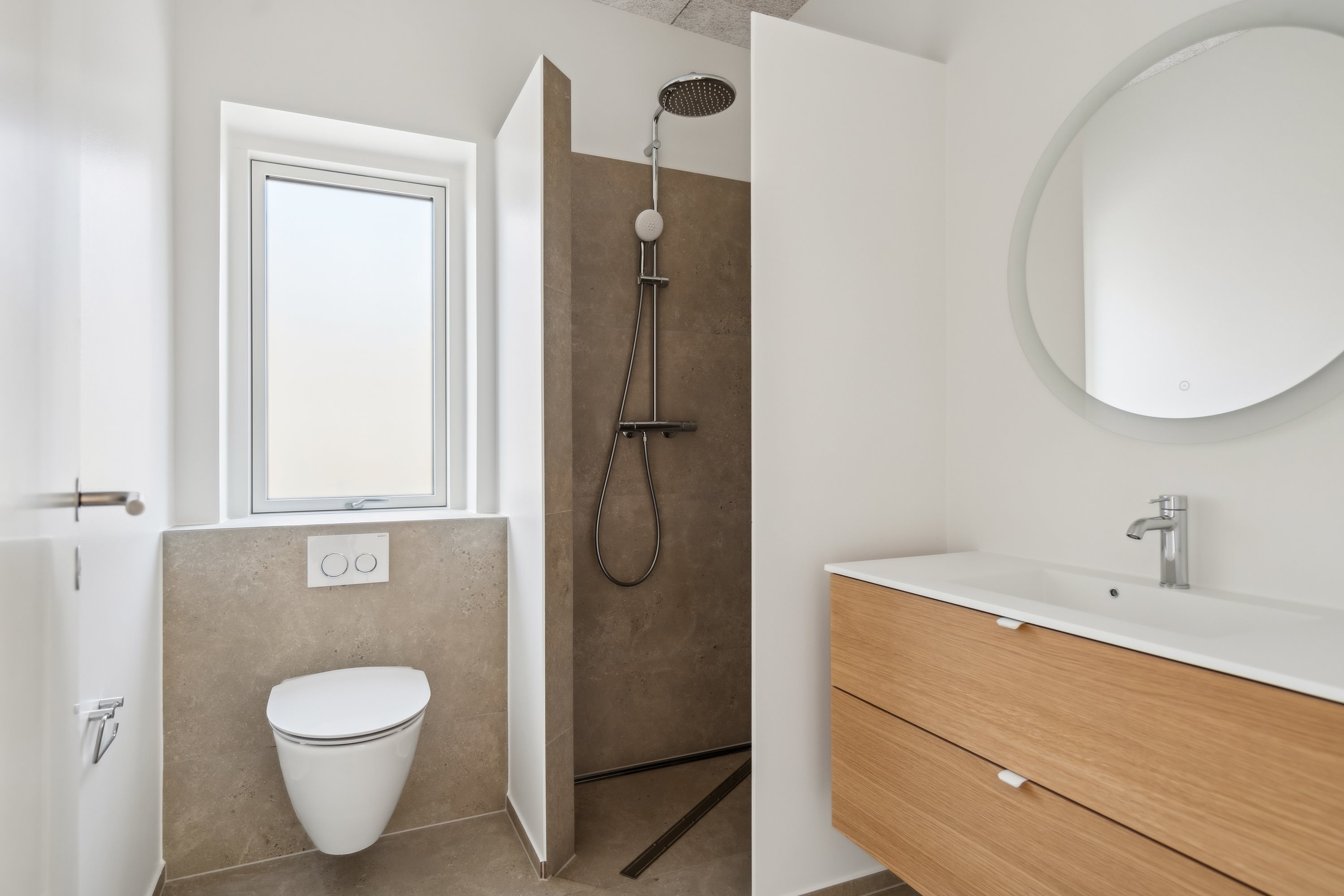 Fremhævet badeværelse billede i fuldskærmstilstand. Billede af Kornumgårdsvej 16, 9700 Brønderslev