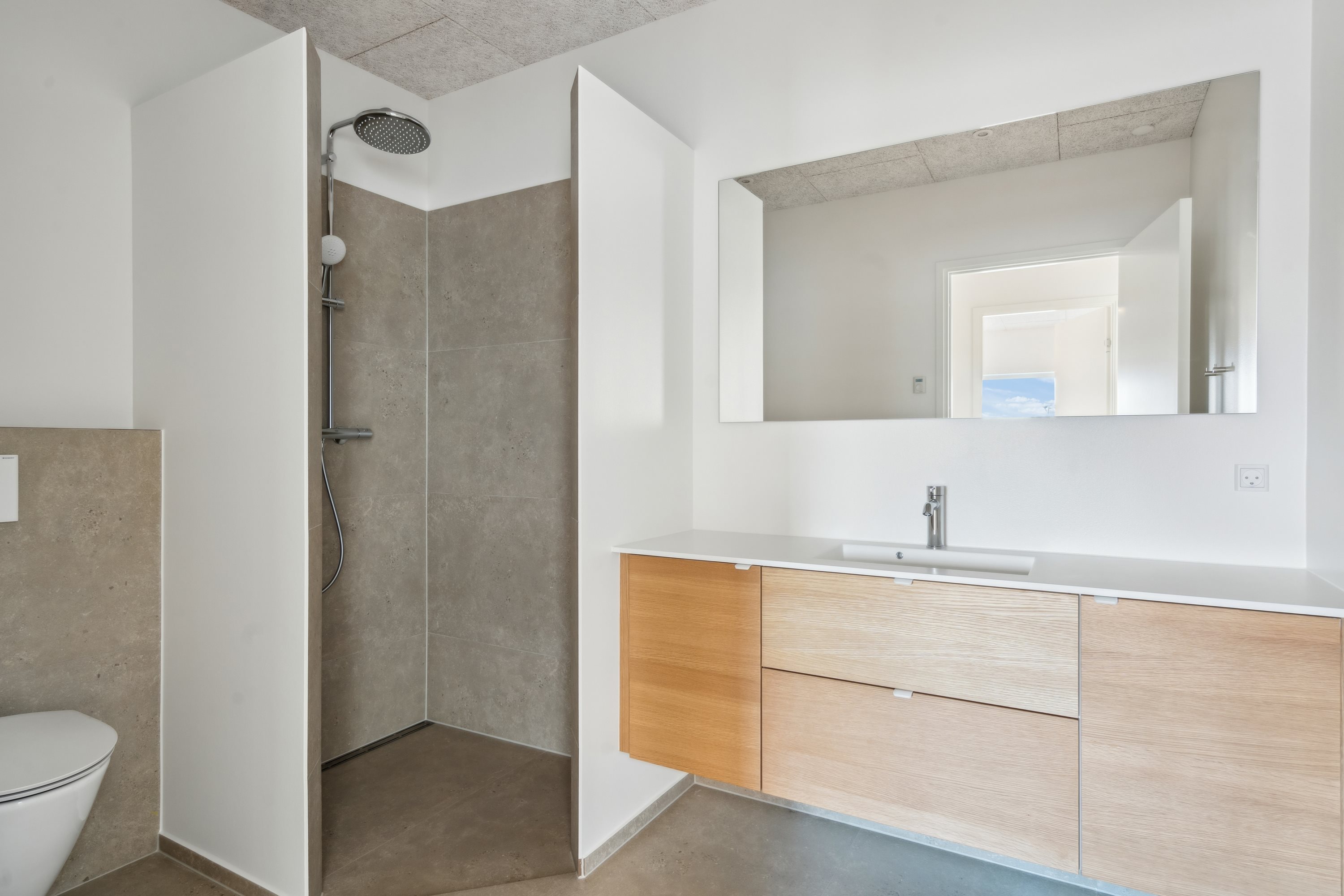 Fremhævet badeværelse billede i fuldskærmstilstand. Billede af Kornumgårdsvej 16, 9700 Brønderslev