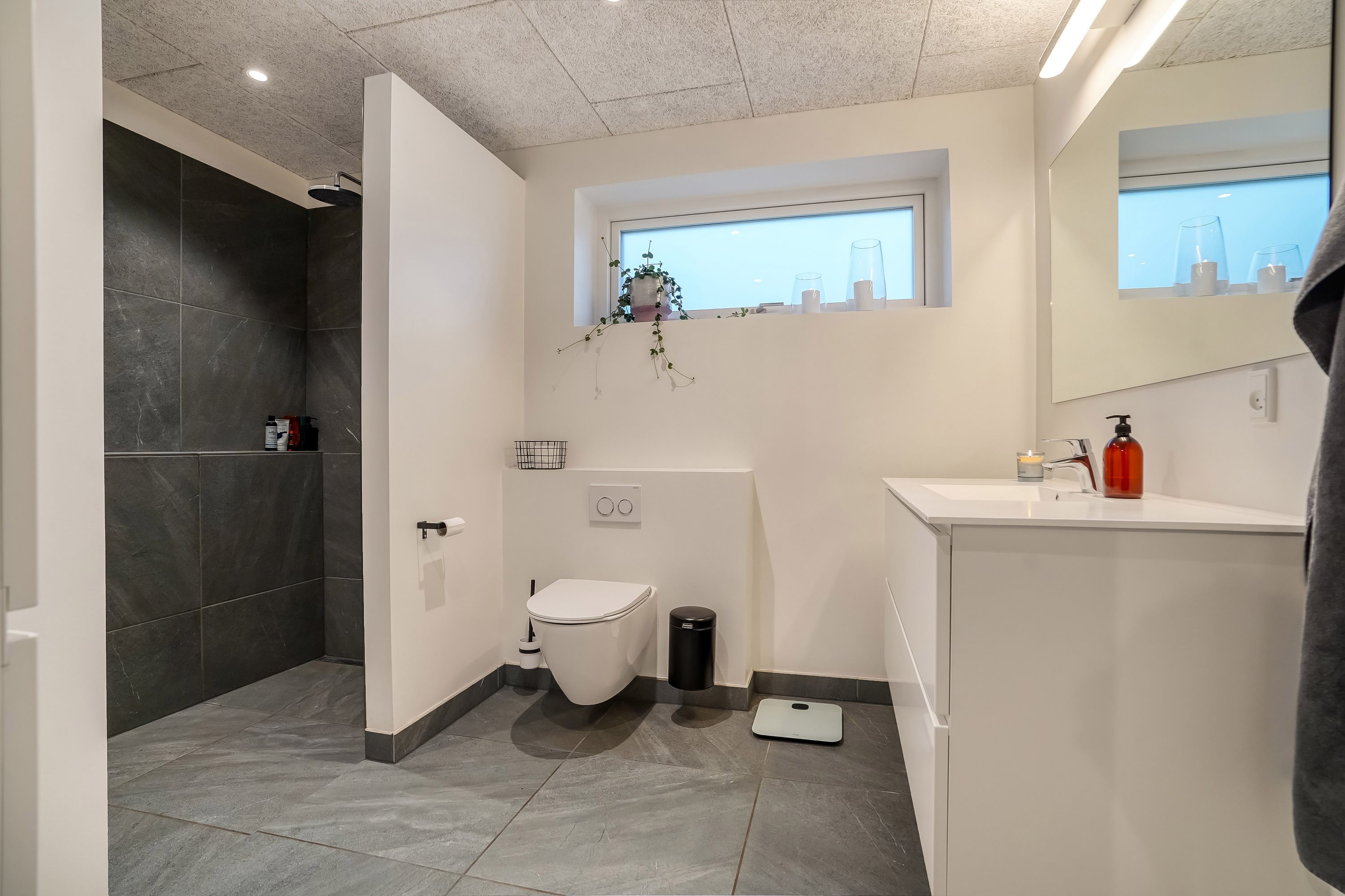 Fremhævet badeværelse billede i fuldskærmstilstand. Billede af Ring Søpark 27, 8740 Brædstrup