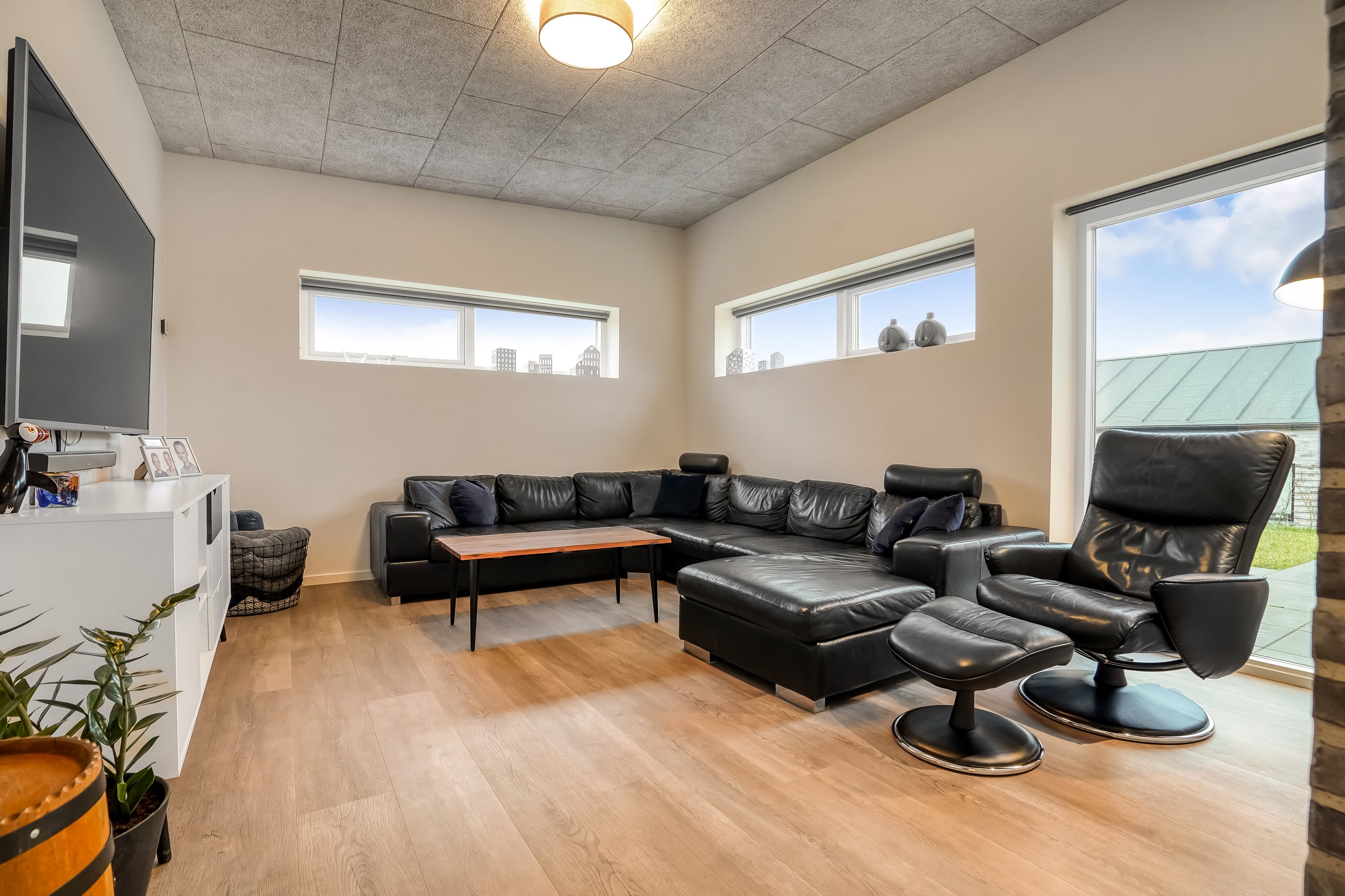 Fremhævet stue billede i fuldskærmstilstand. Billede af Ring Søpark 27, 8740 Brædstrup