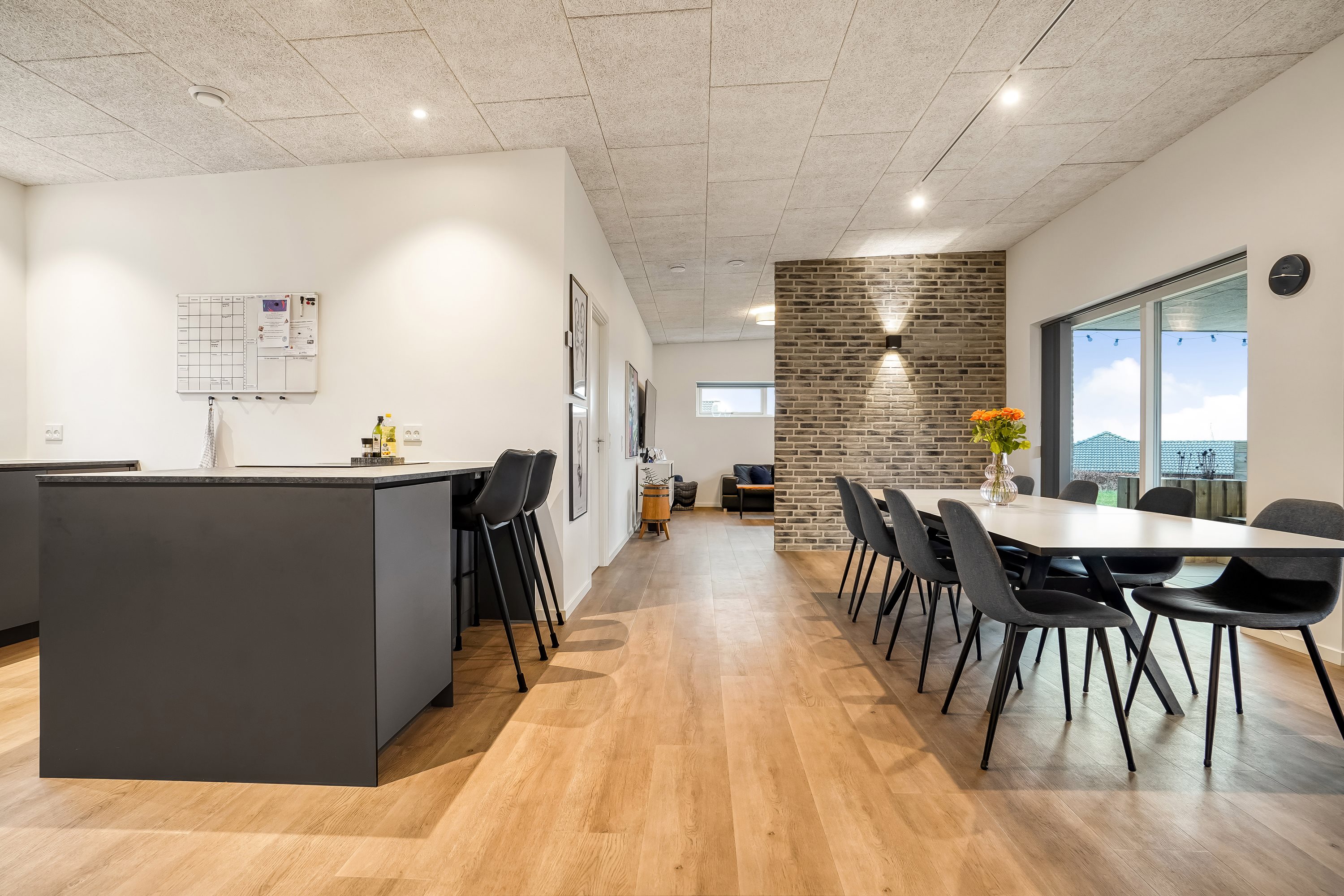 Fremhævet stue billede i fuldskærmstilstand. Billede af Ring Søpark 27, 8740 Brædstrup