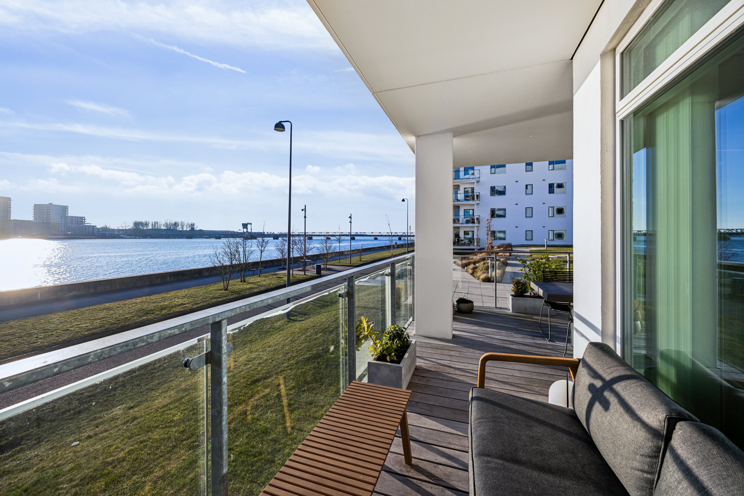 Fremhævet altan billede i fuldskærmstilstand. Billede af Sundby Brygge 11, st.. mf., 9400 Nørresundby