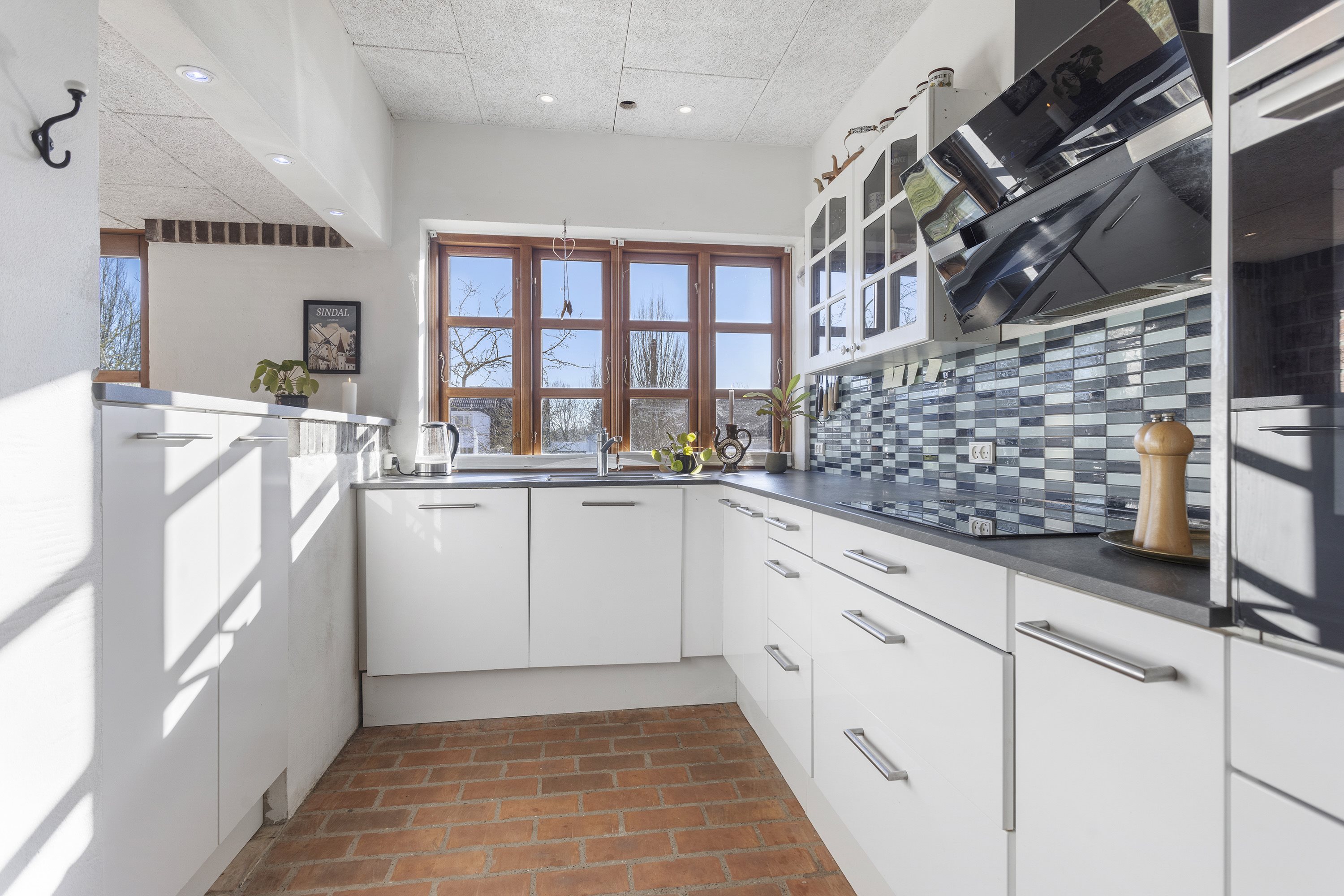 Fremhævet køkken billede i fuldskærmstilstand. Billede af Møllebakken 11A, 9870 Sindal