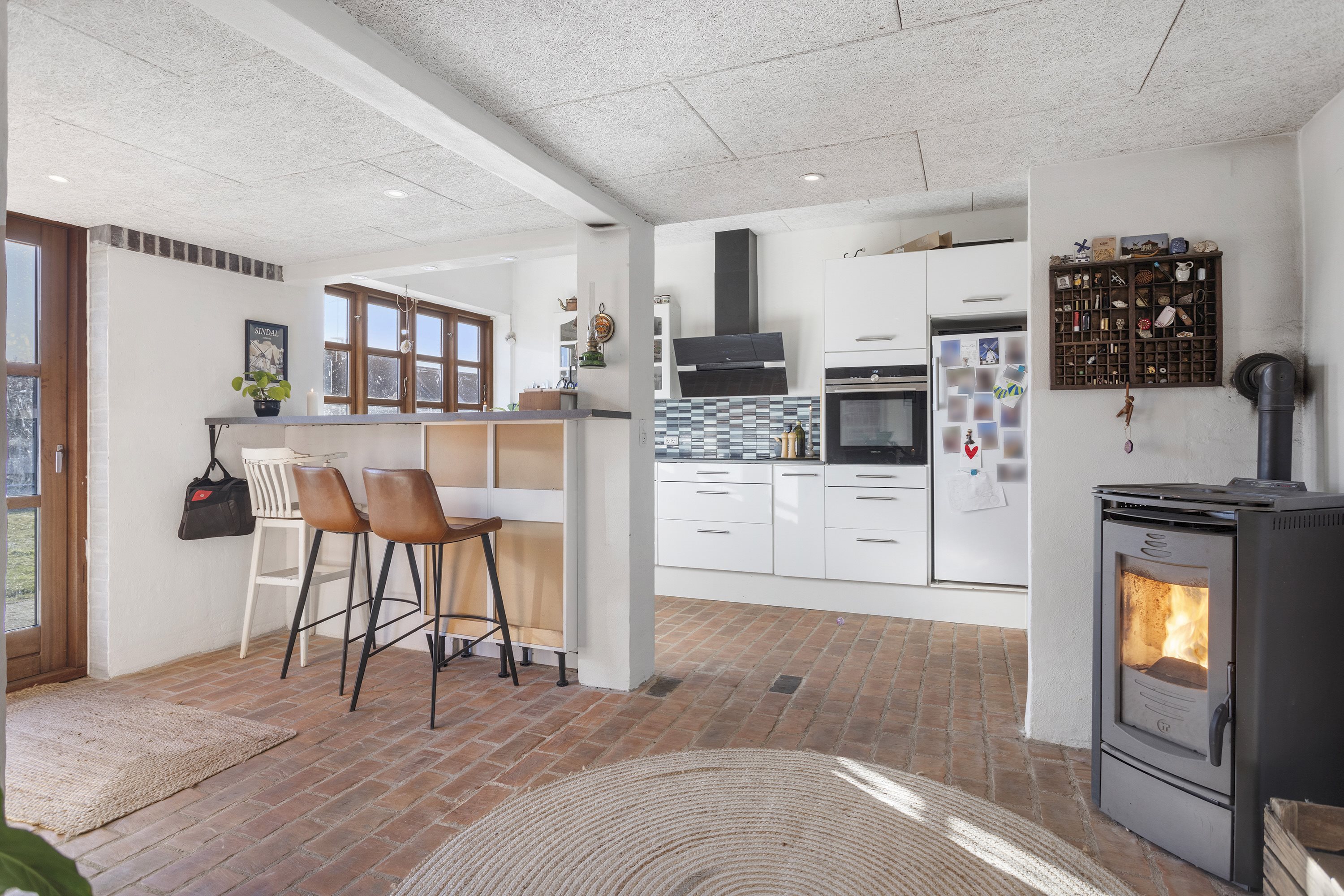 Fremhævet køkken alrum billede i fuldskærmstilstand. Billede af Møllebakken 11A, 9870 Sindal