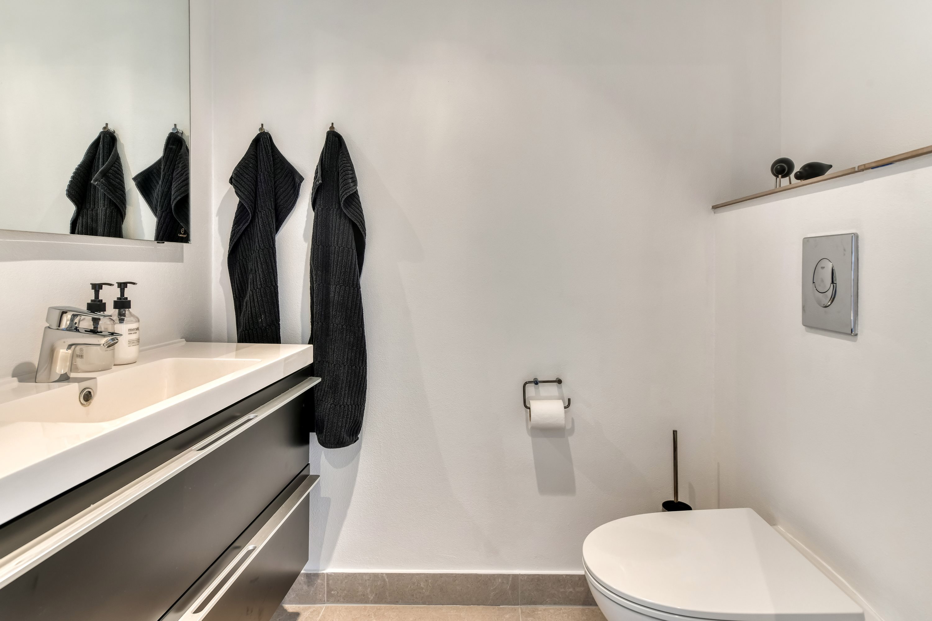 Fremhævet toilet billede i fuldskærmstilstand. Billede af Hjerting Strandvej 62, Hjerting, 6710 Esbjerg V