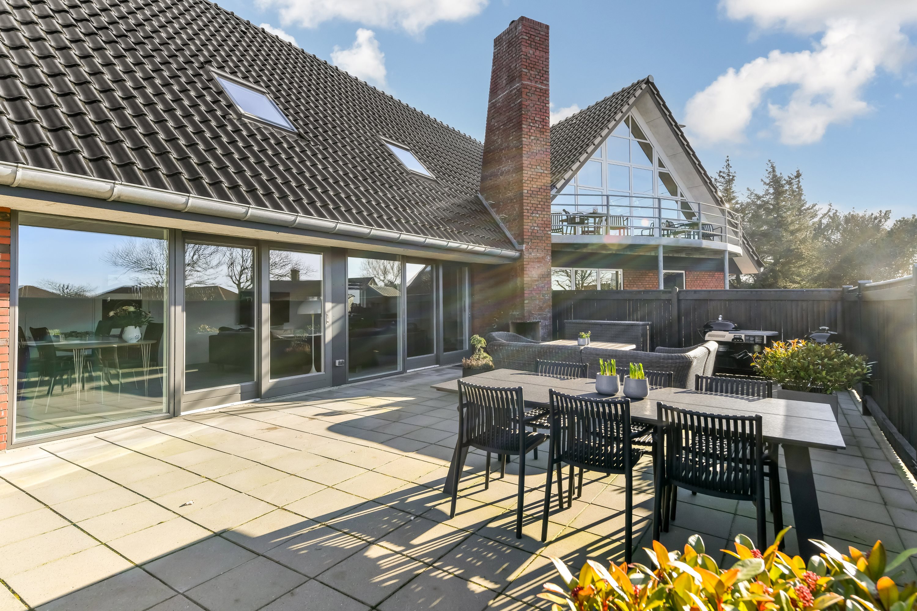 Fremhævet terrasse billede i fuldskærmstilstand. Billede af Hjerting Strandvej 62, Hjerting, 6710 Esbjerg V