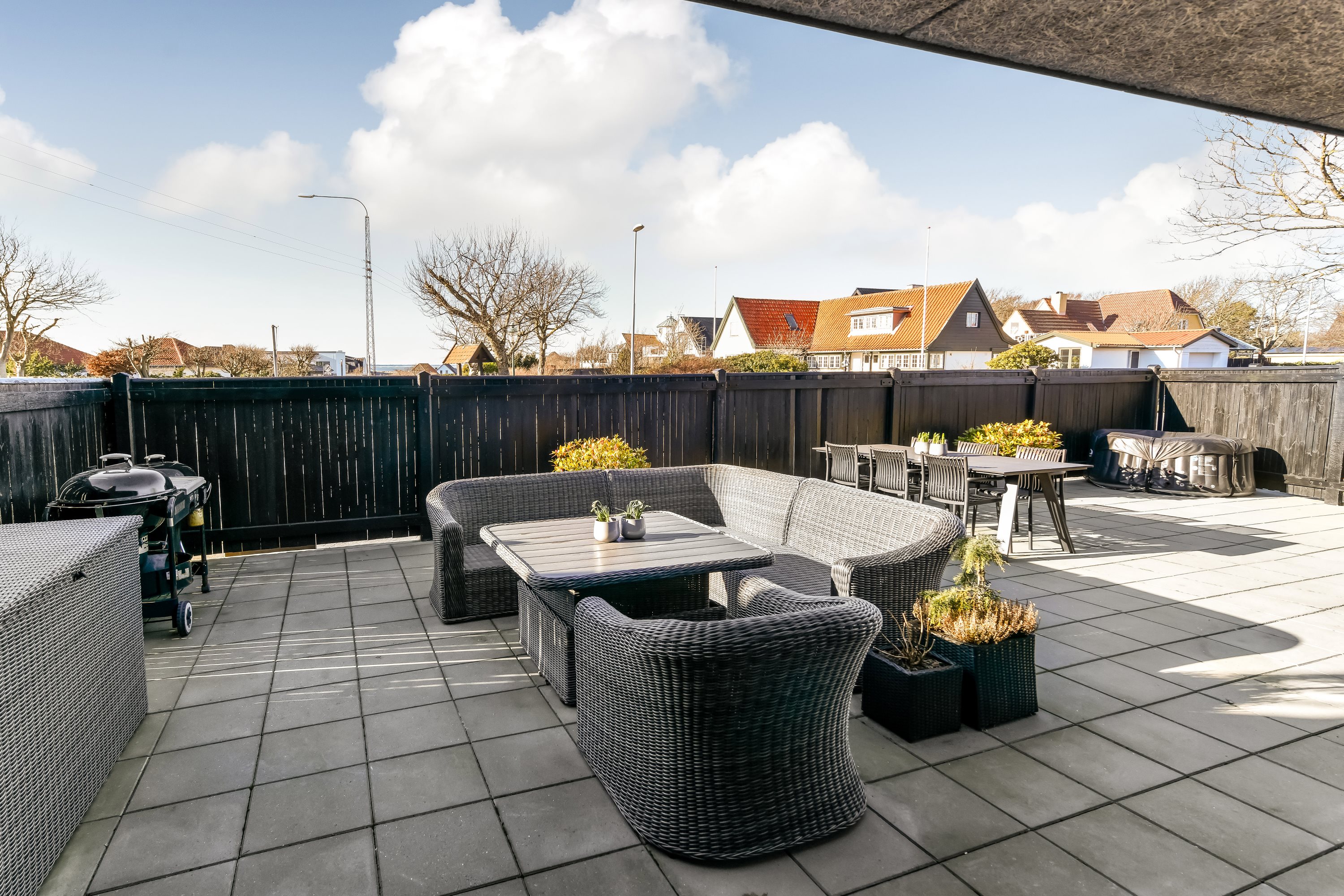 Fremhævet terrasse billede i fuldskærmstilstand. Billede af Hjerting Strandvej 62, Hjerting, 6710 Esbjerg V