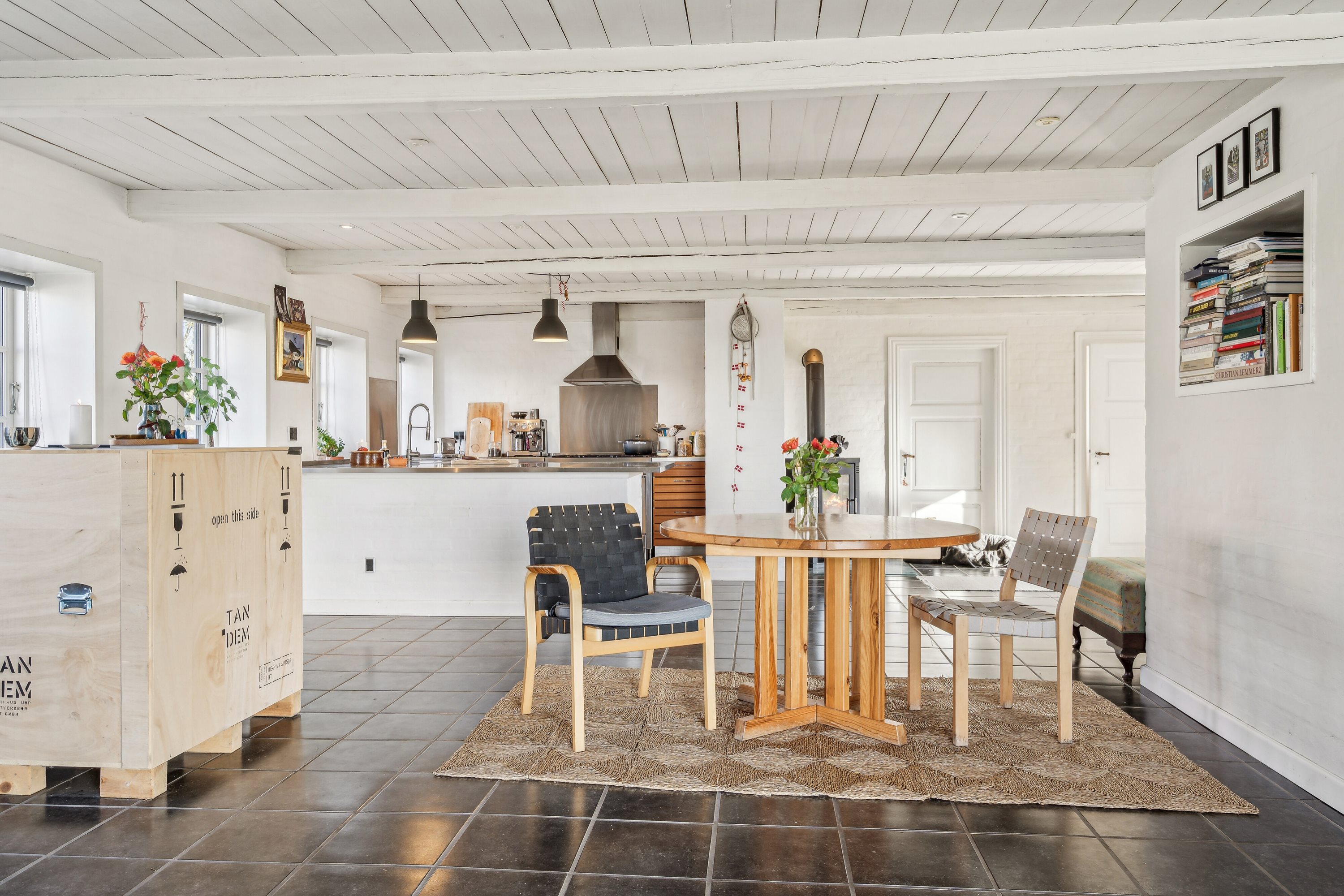 Fremhævet stue billede i fuldskærmstilstand. Billede af Vårøvej 13, Tåsinge, 5700 Svendborg