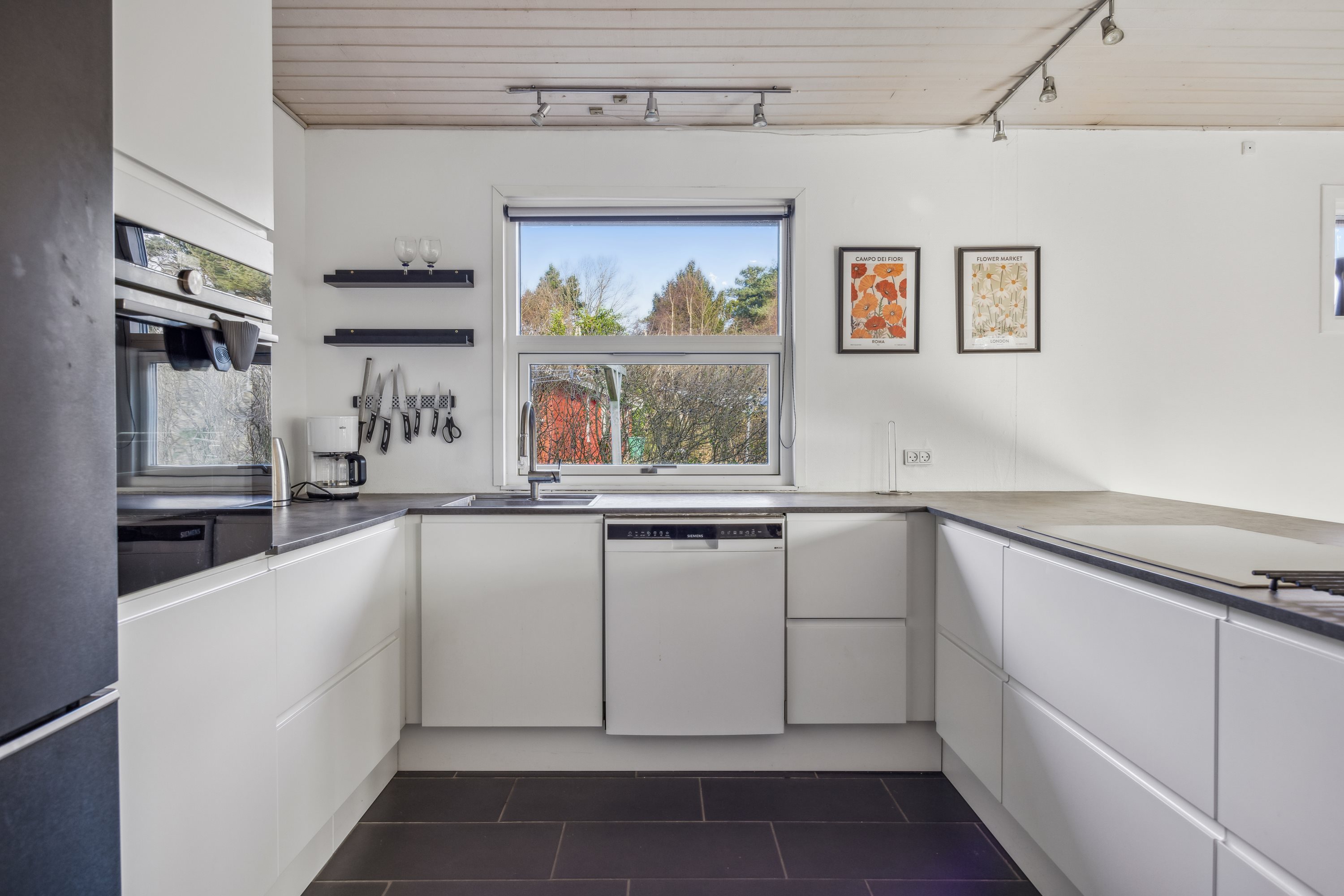 Fremhævet køkken billede i fuldskærmstilstand. Billede af Dalvangen 15, Boeslum Bakker, 8400 Ebeltoft